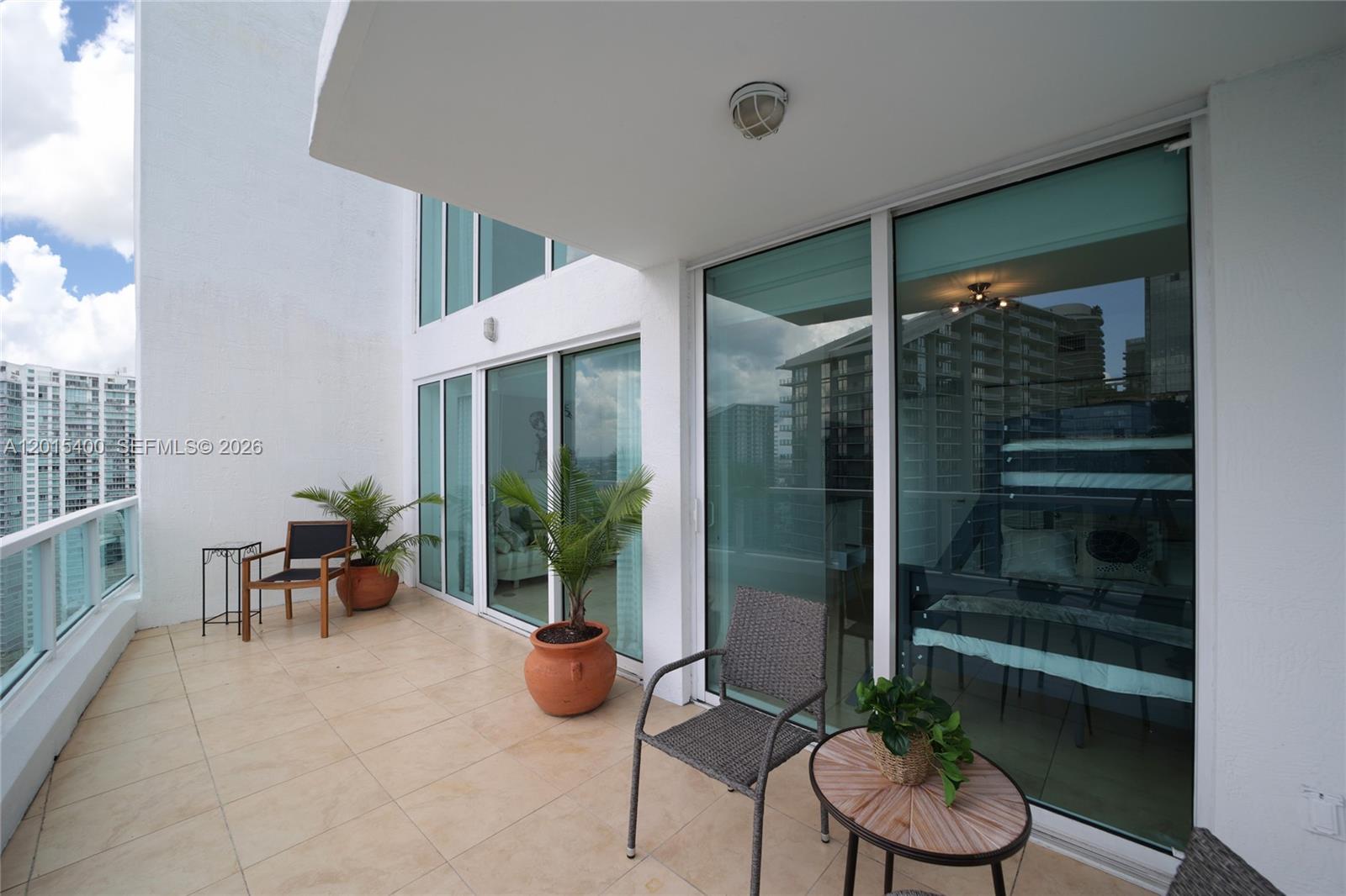 41 SE 5th St #2410 Miami, FL 33131