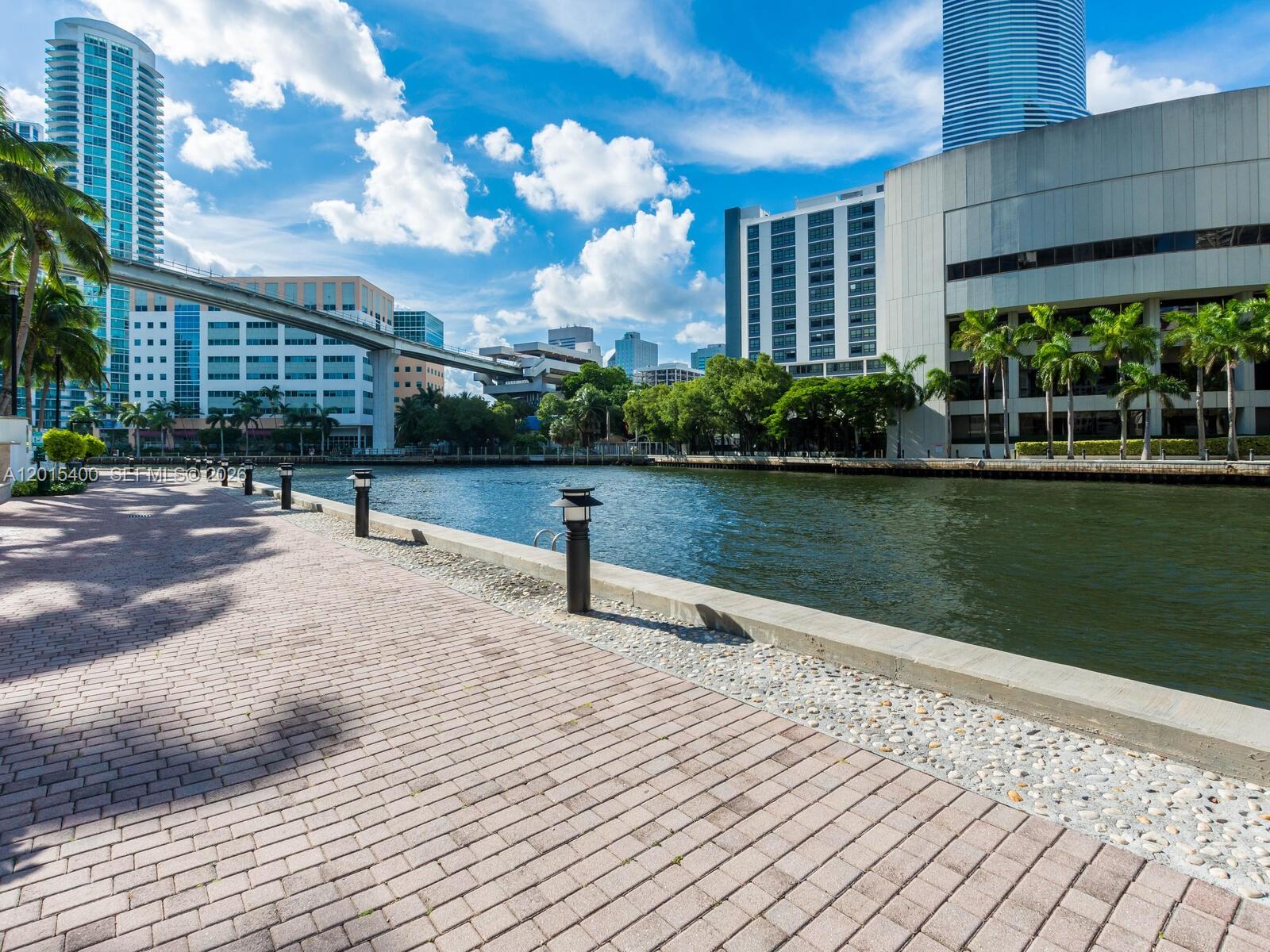 41 SE 5th St #2410 Miami, FL 33131
