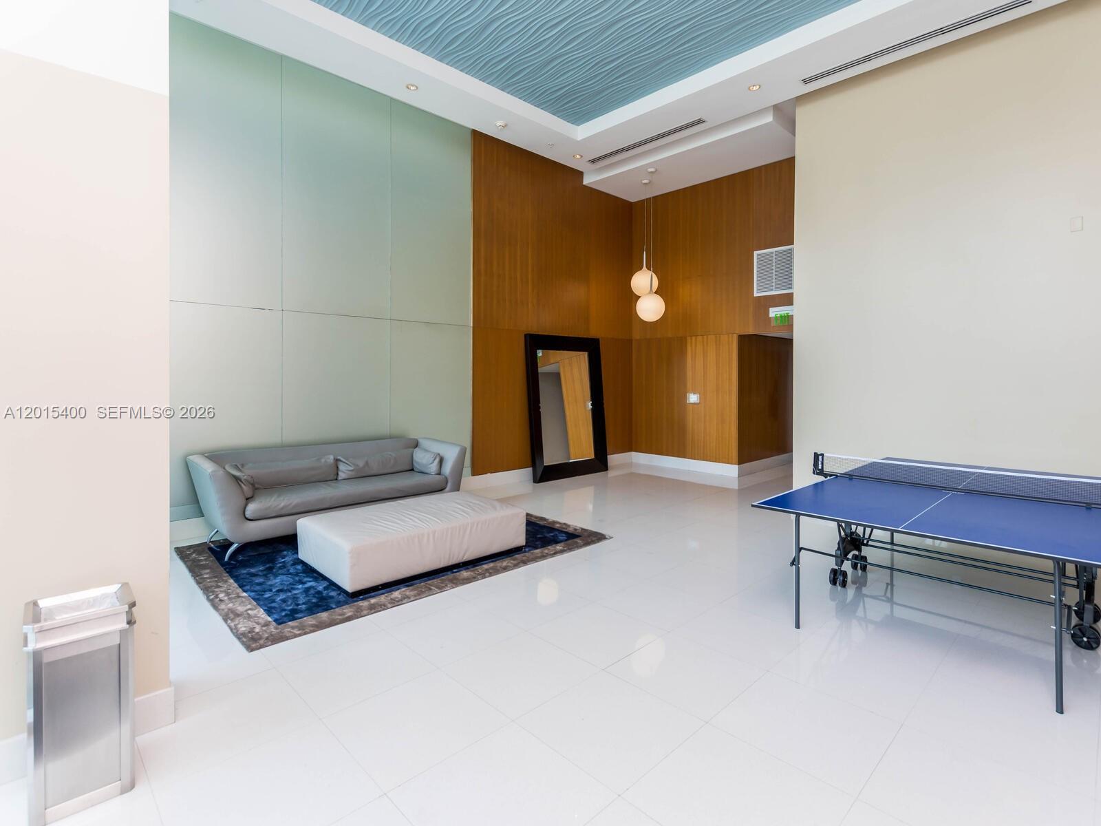 41 SE 5th St #2410 Miami, FL 33131