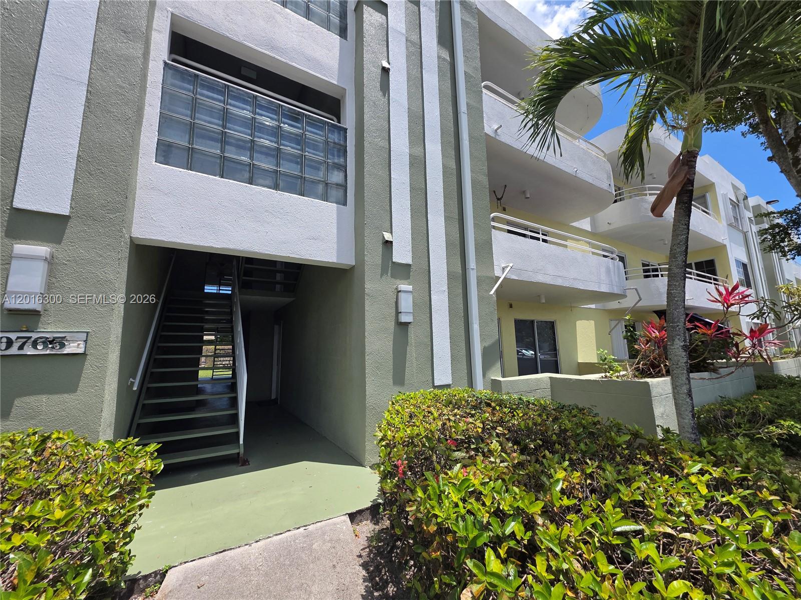 10765 SW 108th Ave #104