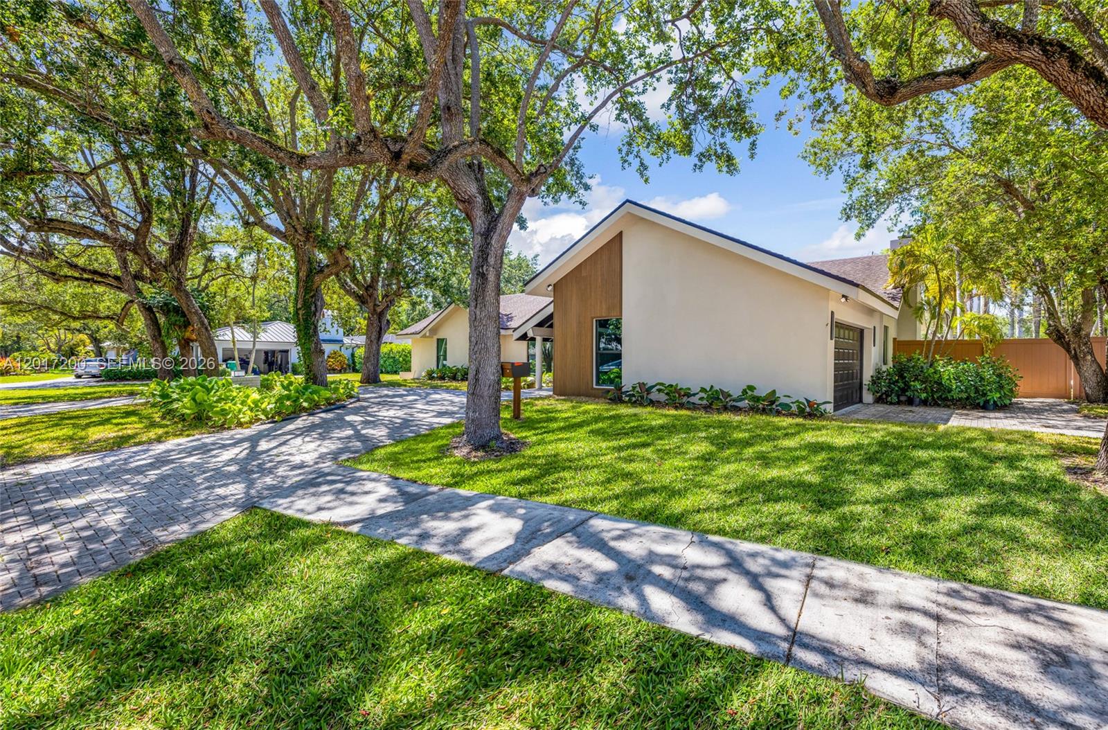 8120 SW 162nd St Palmetto Bay, FL 33157