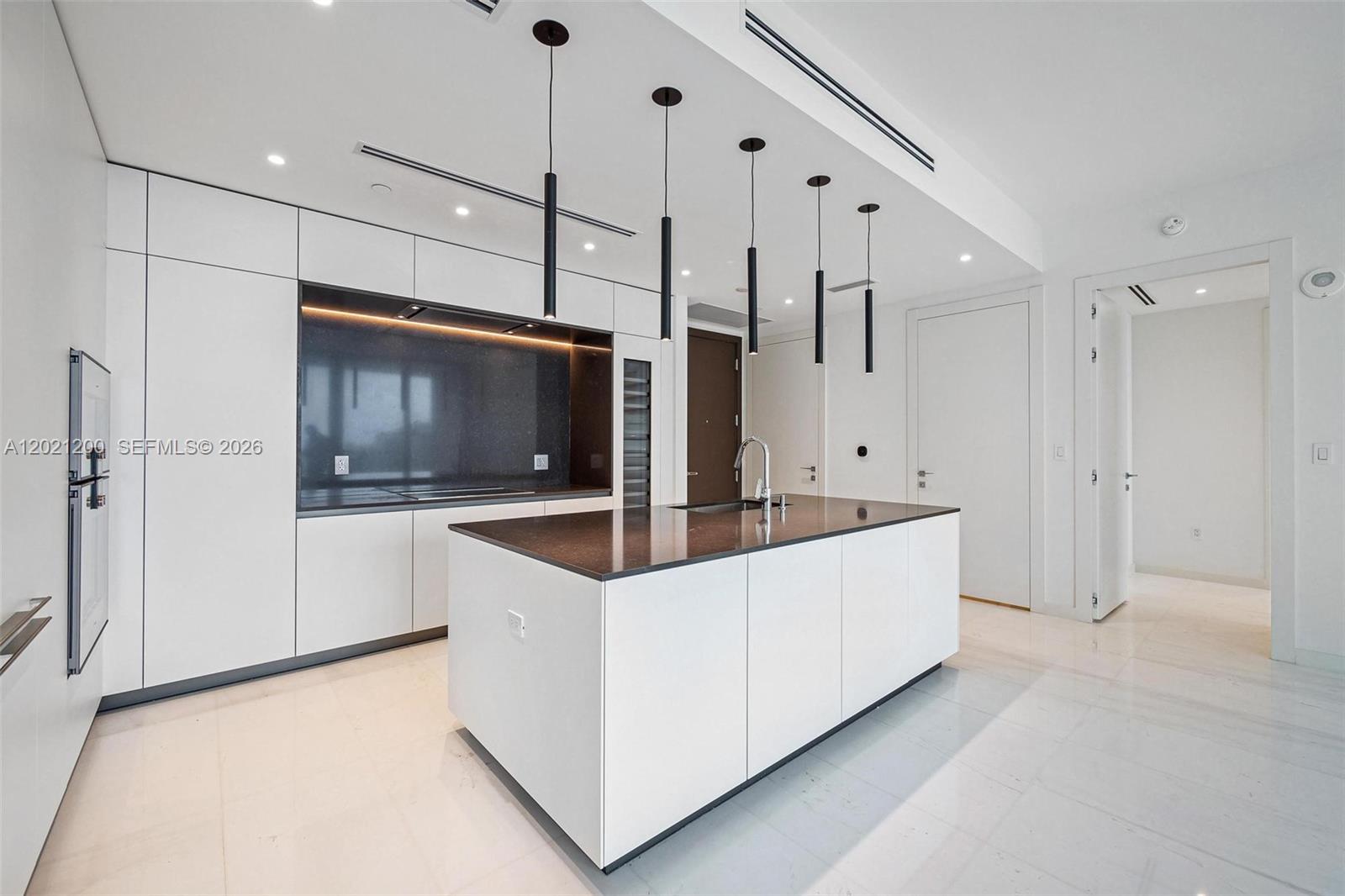 image Aston Martin Residences9