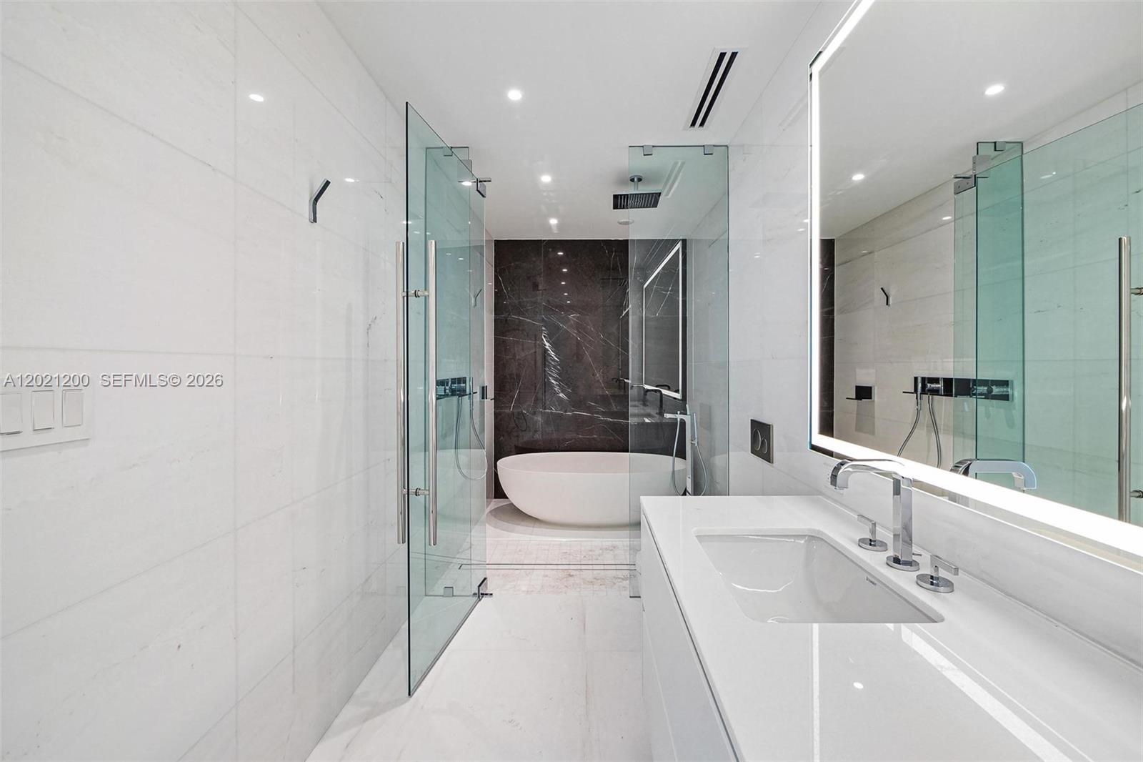image Aston Martin Residences14