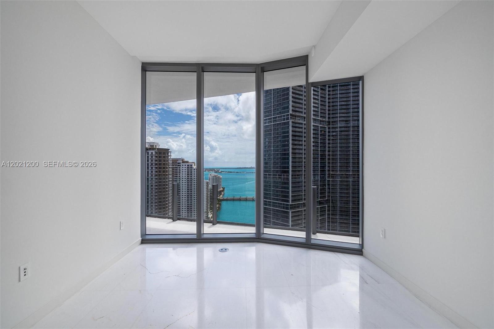 image Aston Martin Residences22