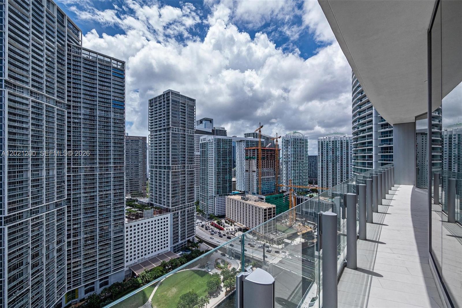image Aston Martin Residences31