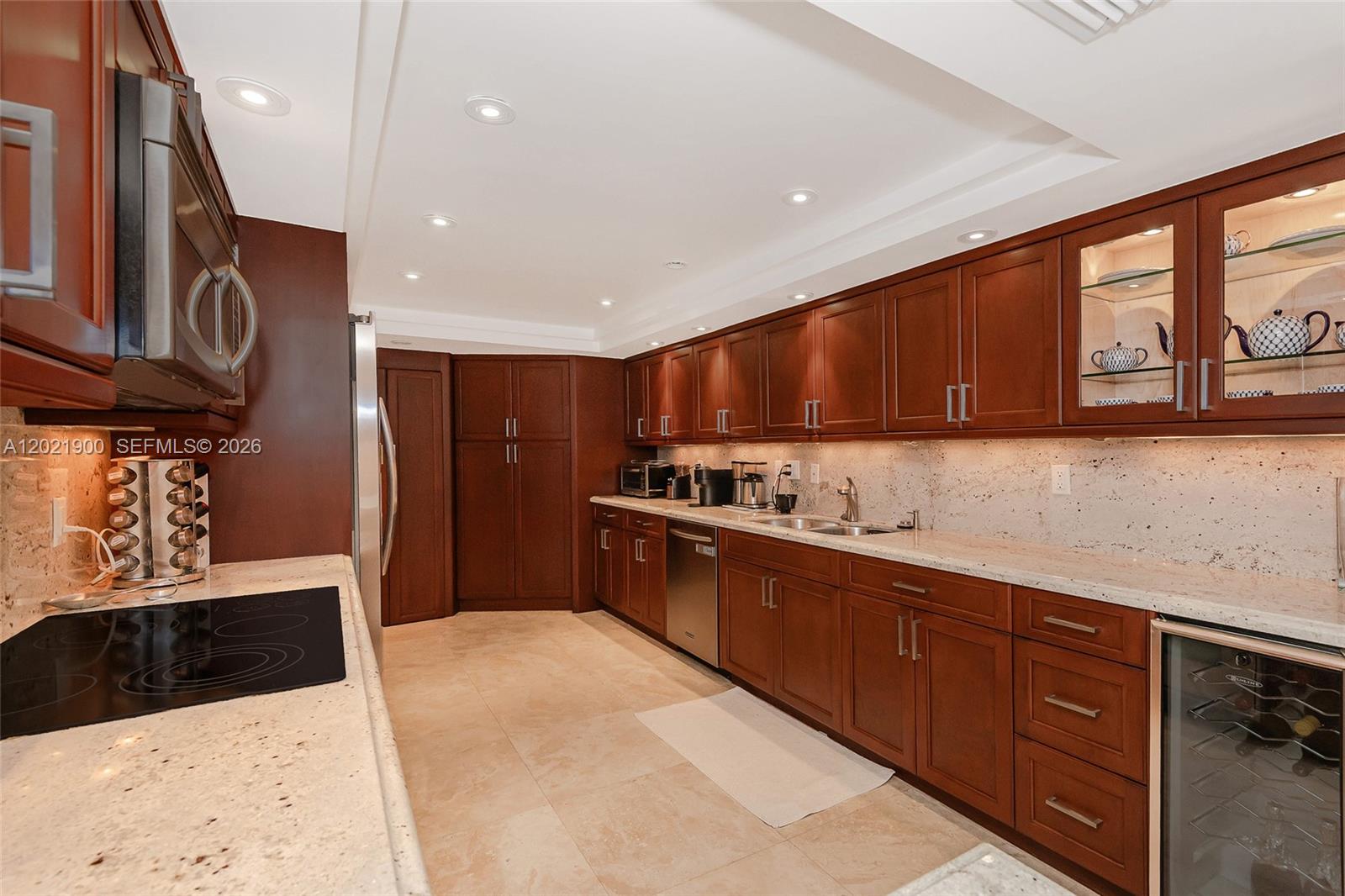 1121 Crandon Blvd #E405 Key Biscayne, FL 33149