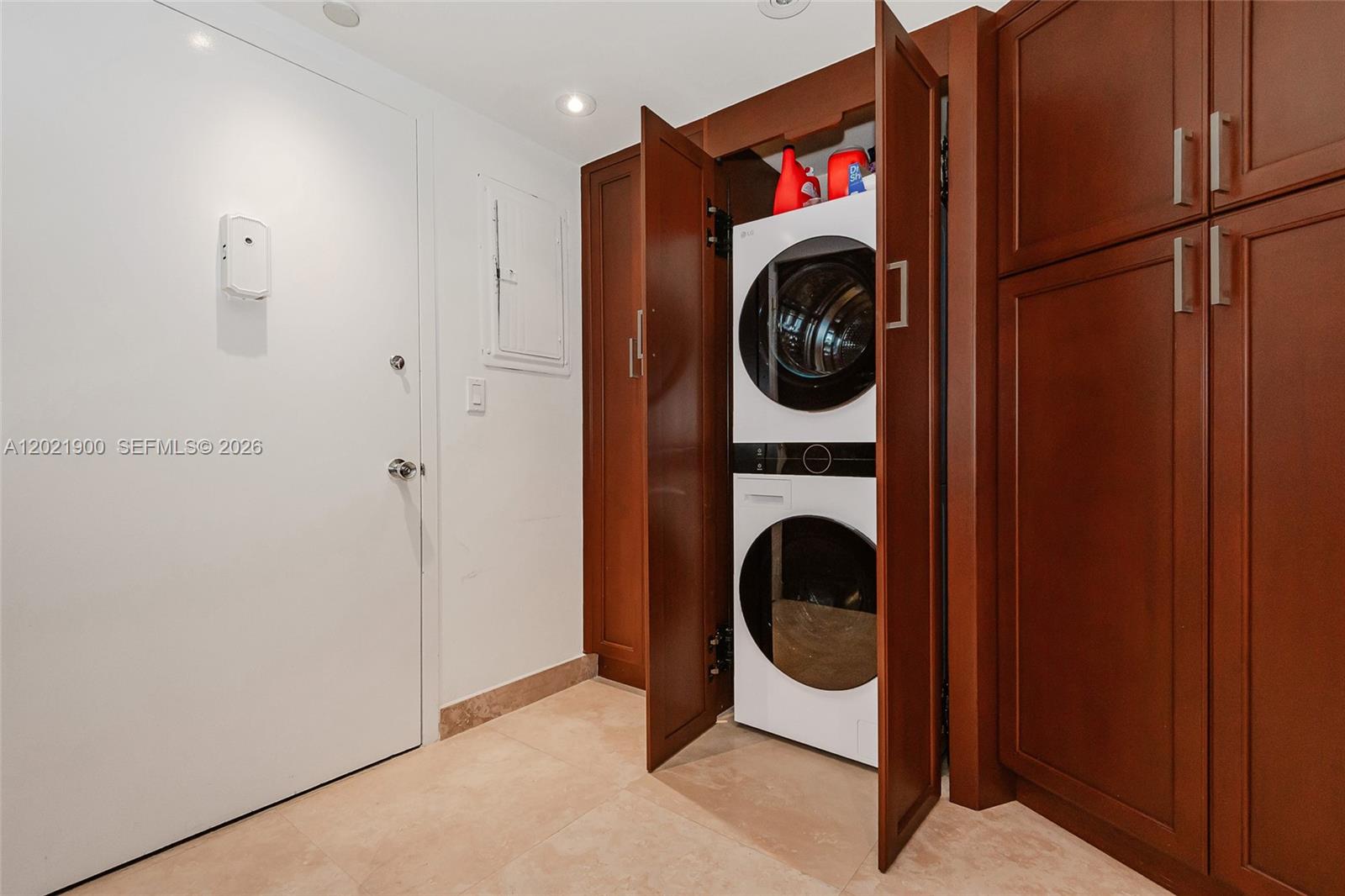 1121 Crandon Blvd #E405 Key Biscayne, FL 33149