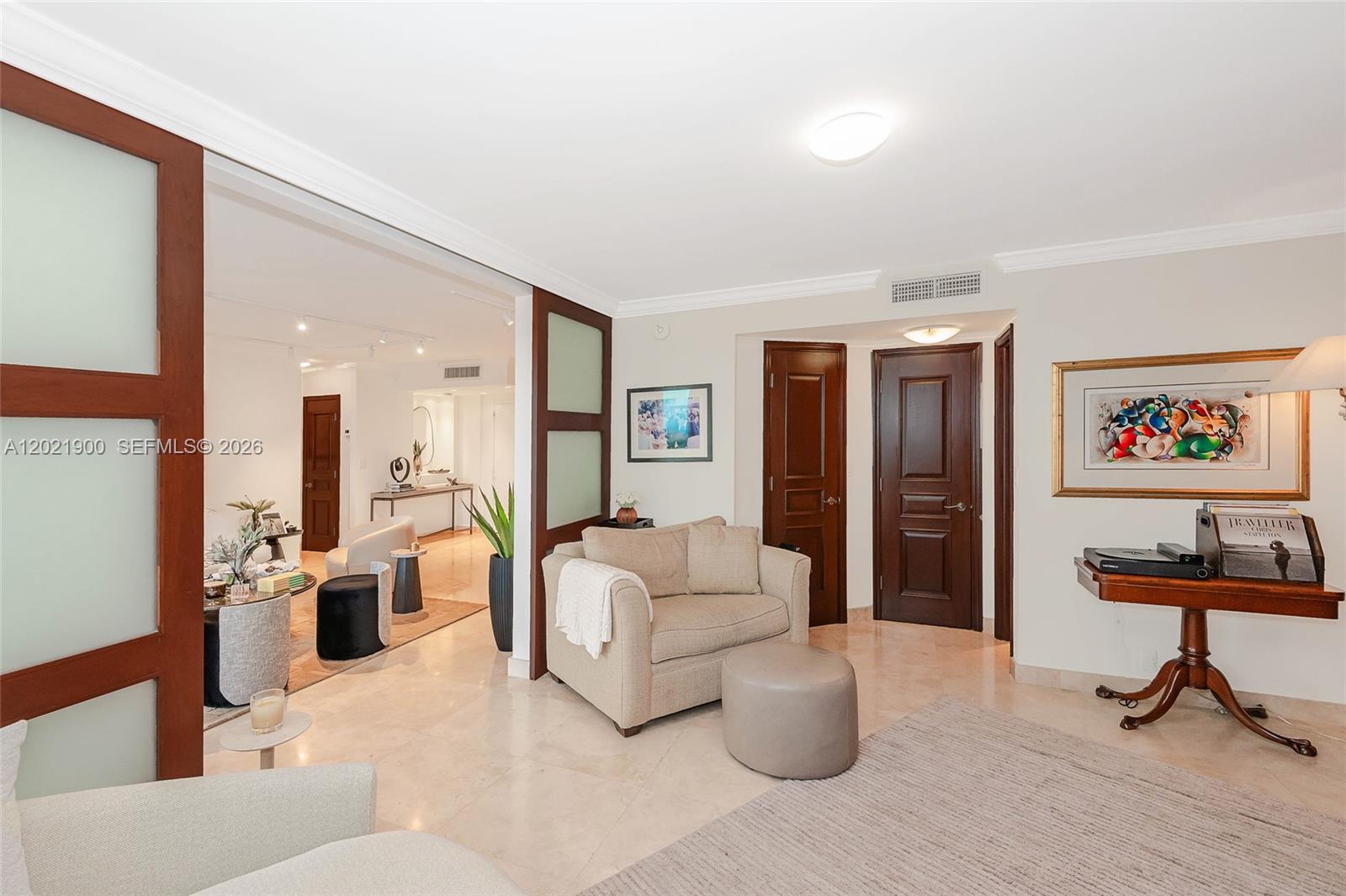 1121 Crandon Blvd #E405 Key Biscayne, FL 33149