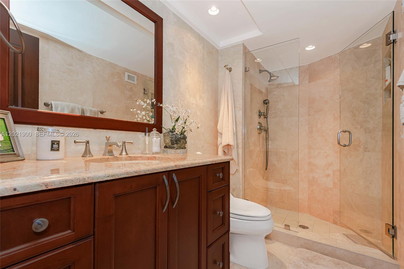 1121 Crandon Blvd #E405 Key Biscayne, FL 33149