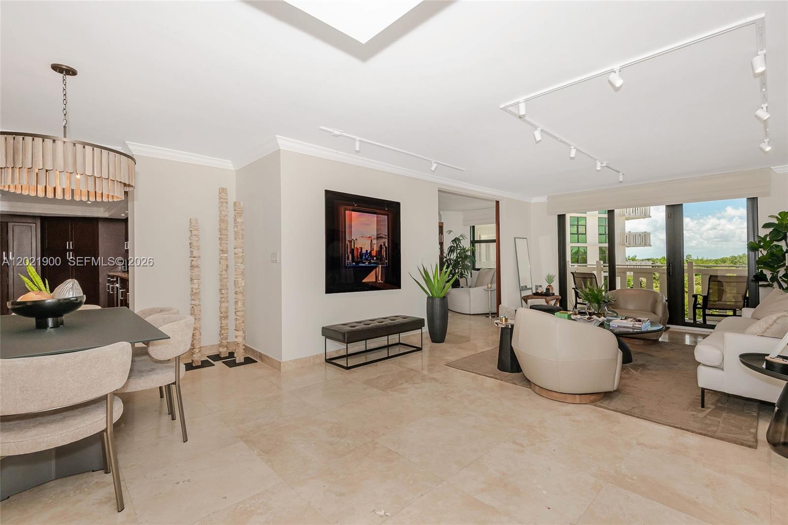 1121 Crandon Blvd #E405 Key Biscayne, FL 33149