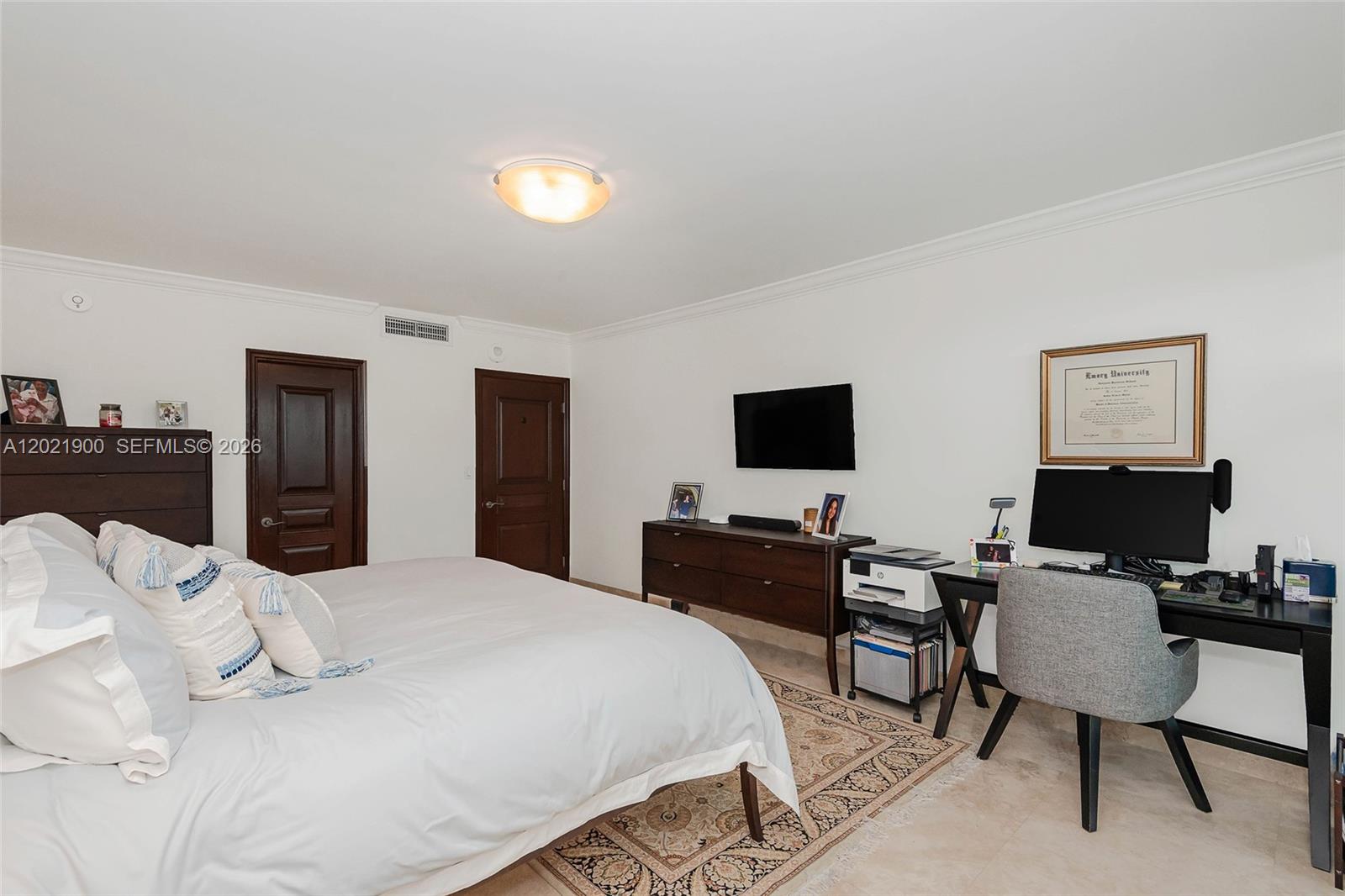 1121 Crandon Blvd #E405 Key Biscayne, FL 33149