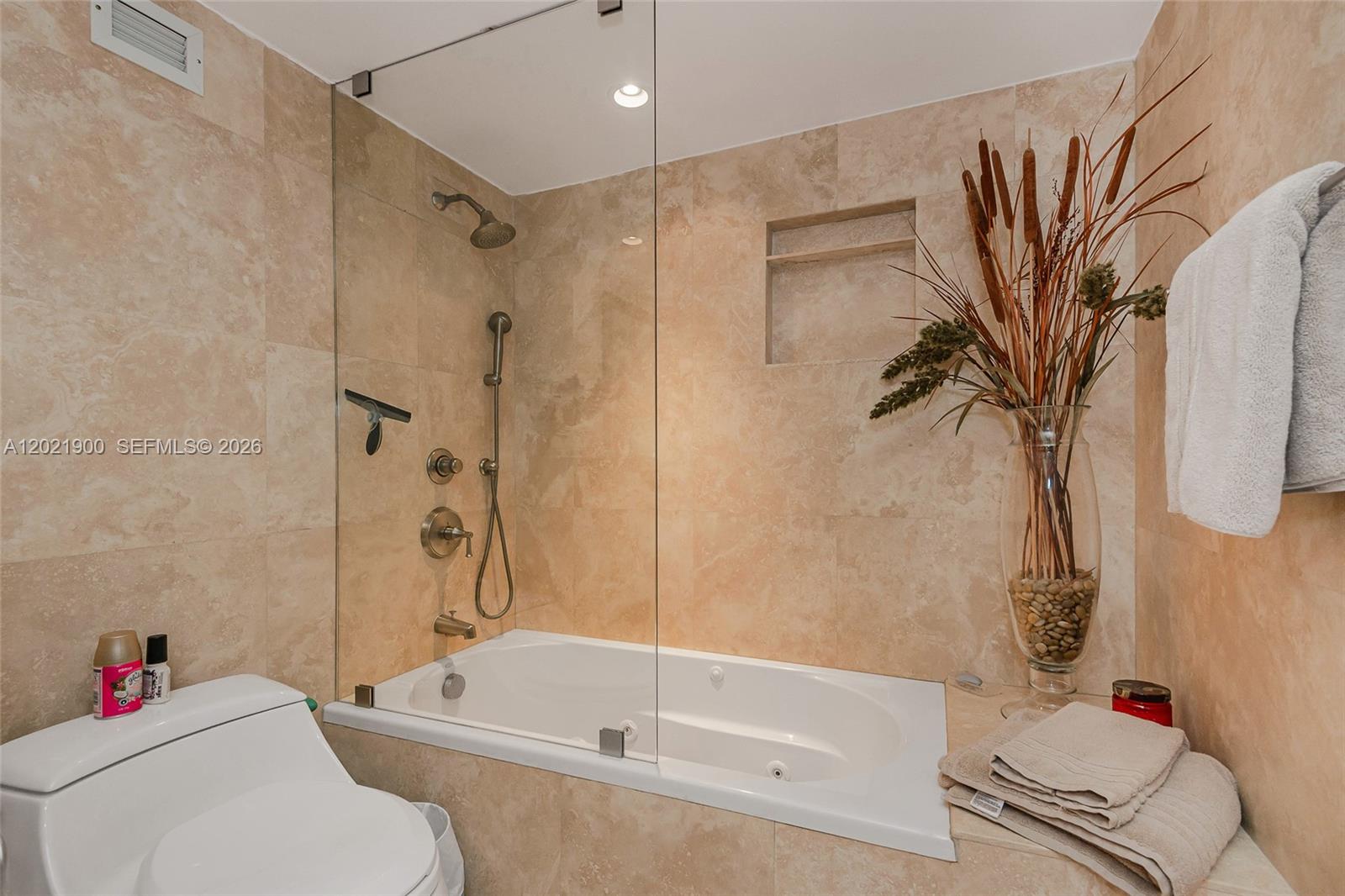 1121 Crandon Blvd #E405 Key Biscayne, FL 33149