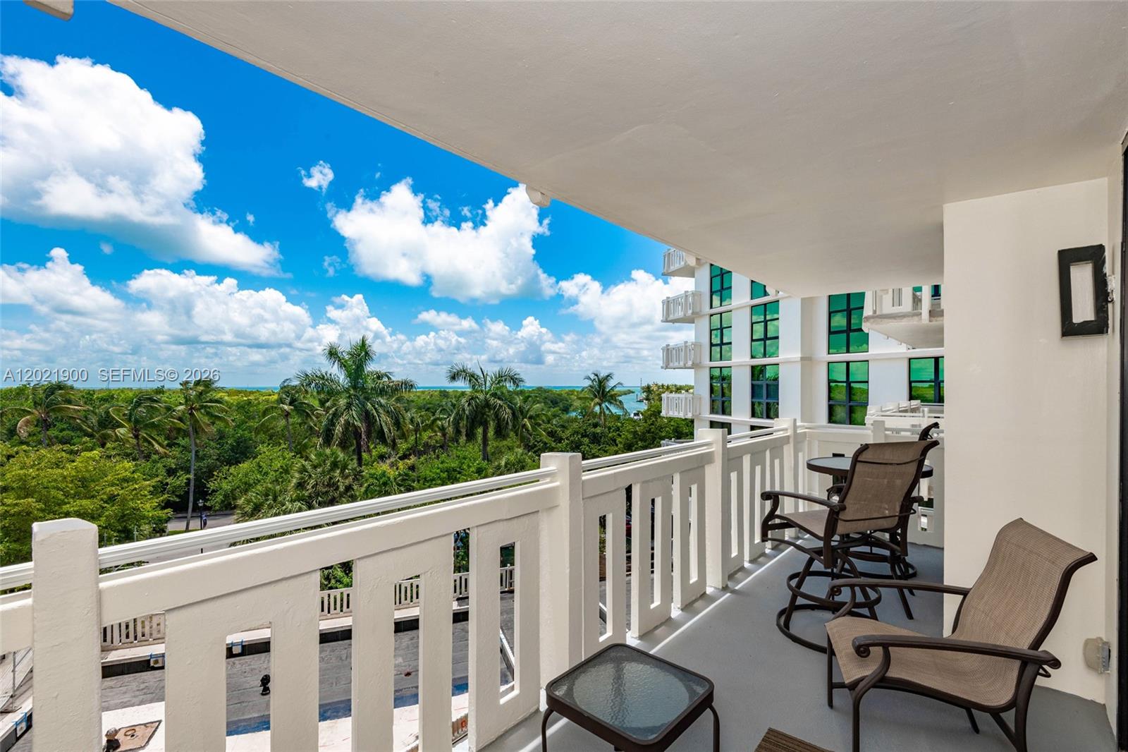 1121 Crandon Blvd #E405 Key Biscayne, FL 33149