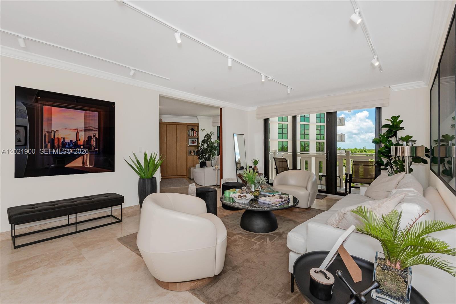 1121 Crandon Blvd #E405 Key Biscayne, FL 33149