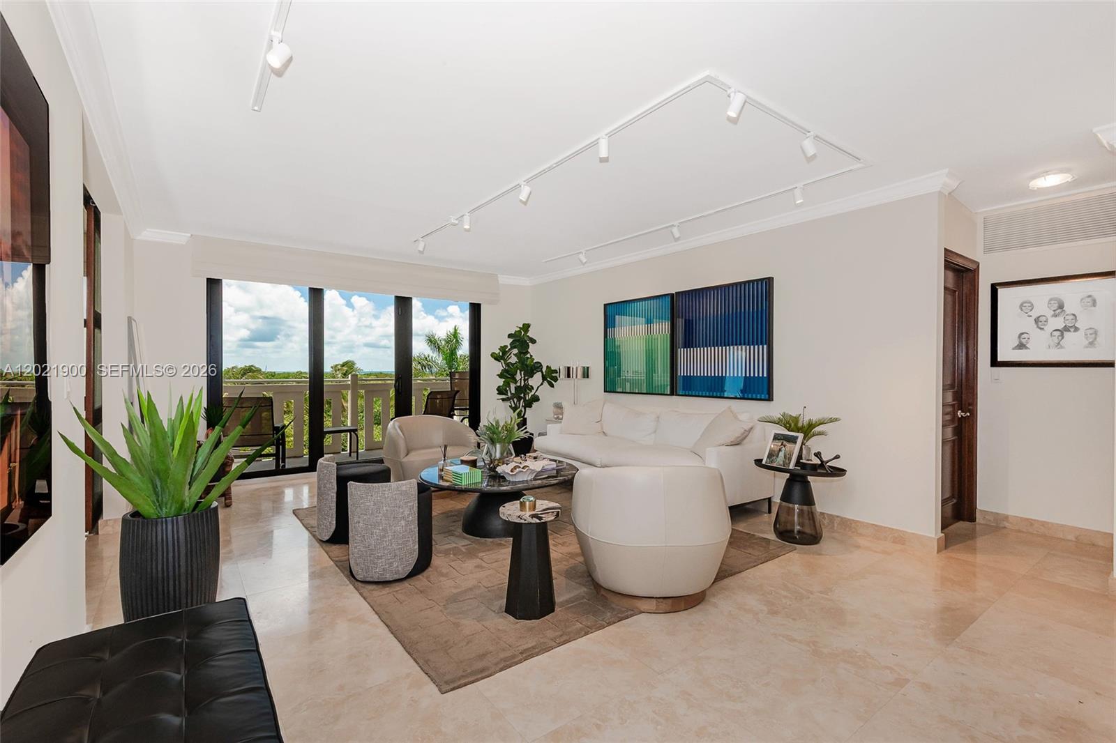 1121 Crandon Blvd #E405 Key Biscayne, FL 33149