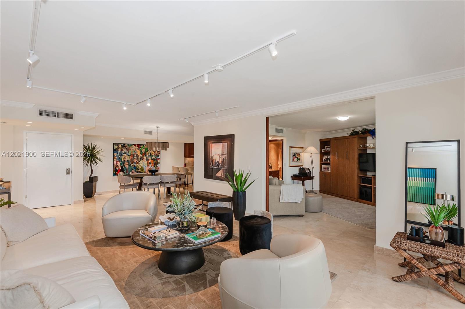 1121 Crandon Blvd #E405 Key Biscayne, FL 33149