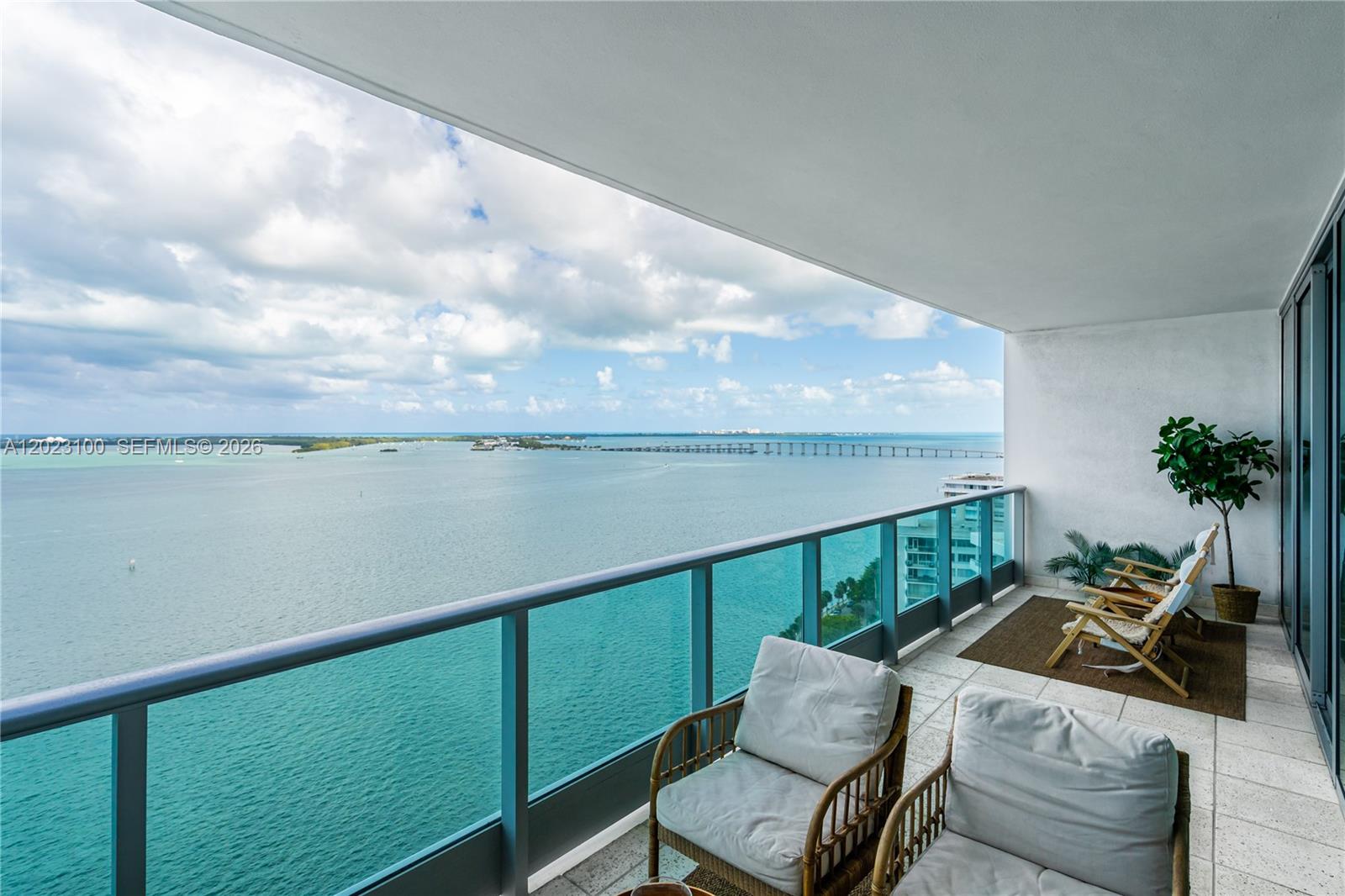 1331 Brickell Bay Dr #2007 Miami, FL 33131