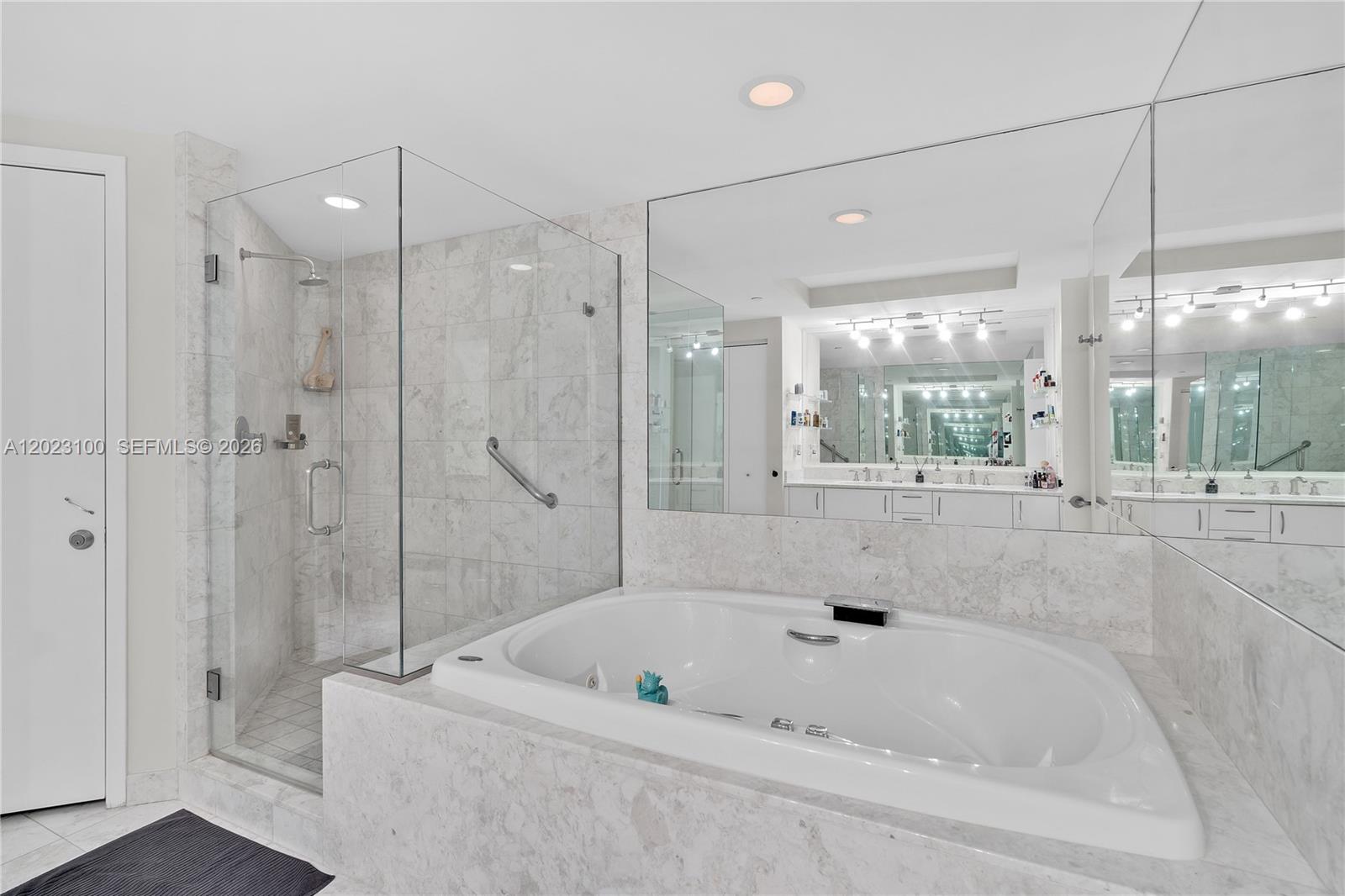 1331 Brickell Bay Dr #2007 Miami, FL 33131