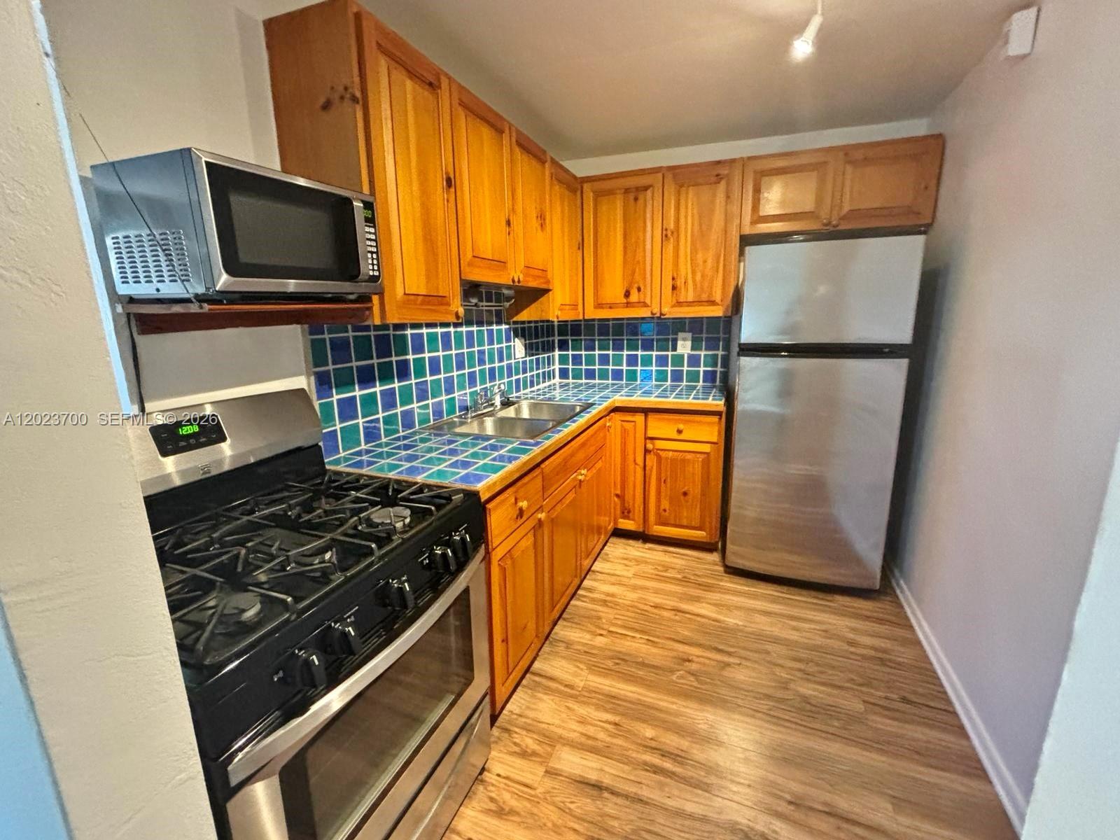 2201 Brickell Ave #61