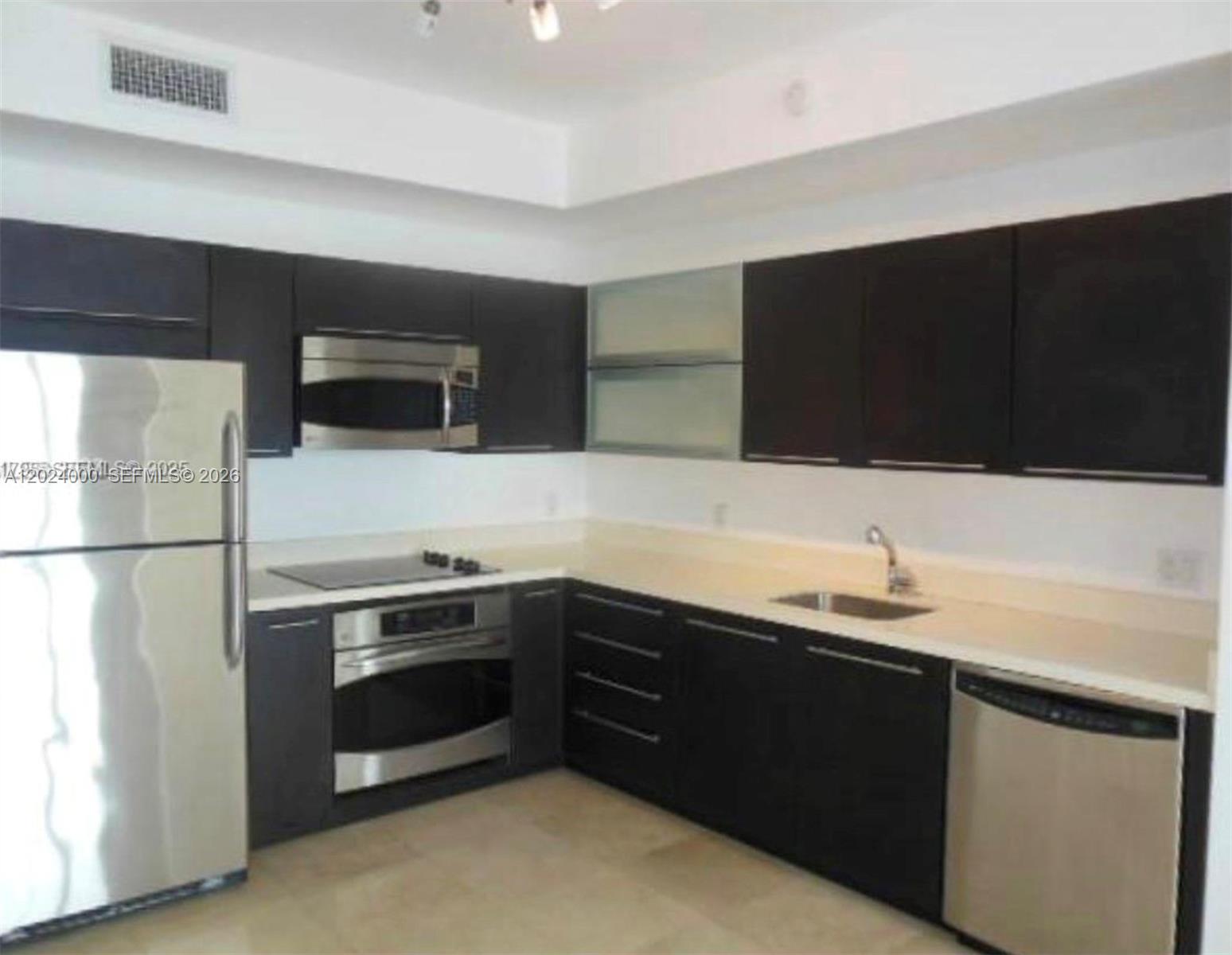 90 SW 3rd St #1811