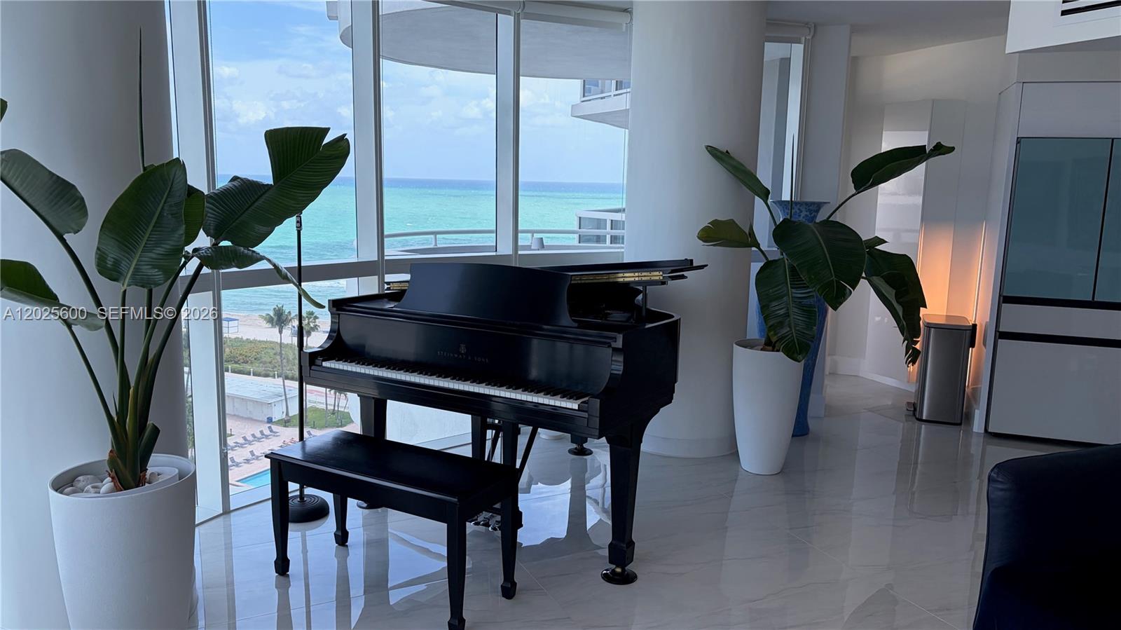 6301 Collins Ave #1207
