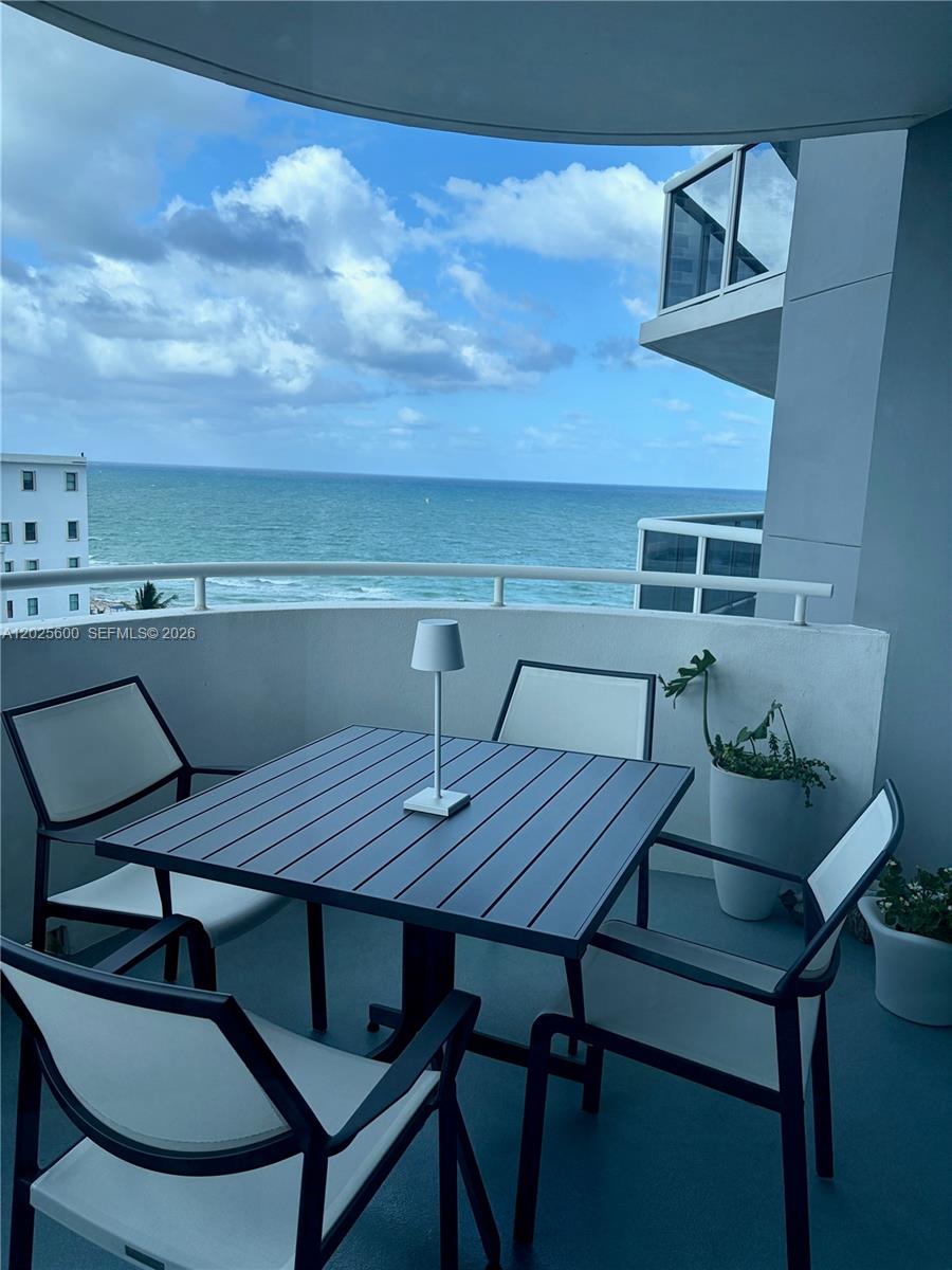 6301 Collins Ave #1207 Miami Beach, FL 33141