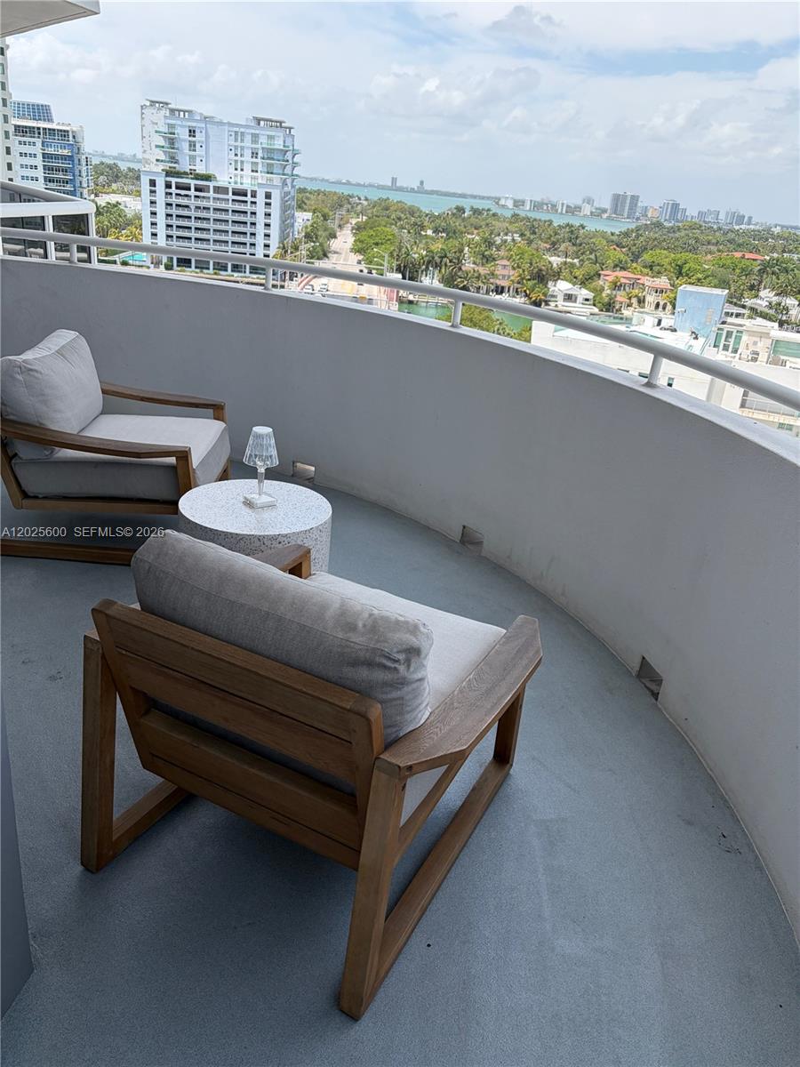 6301 Collins Ave #1207 Miami Beach, FL 33141