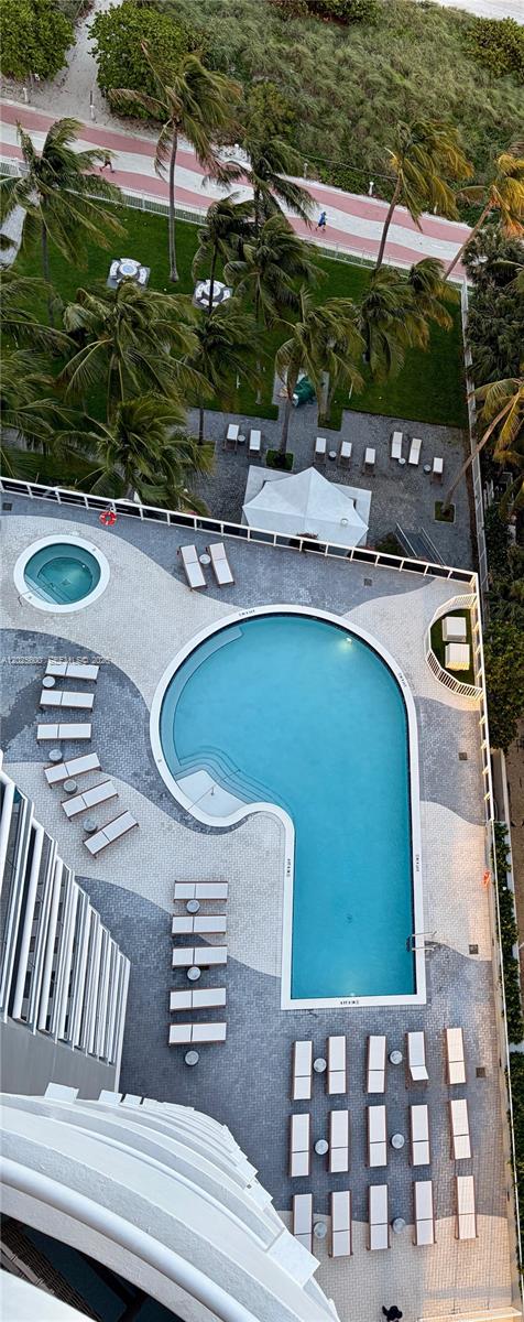6301 Collins Ave #1207 Miami Beach, FL 33141