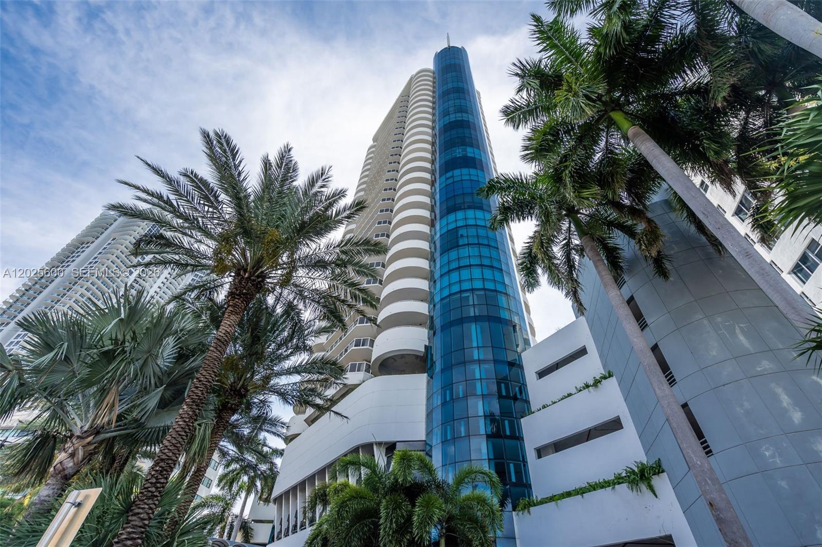 6301 Collins Ave #1207 Miami Beach, FL 33141