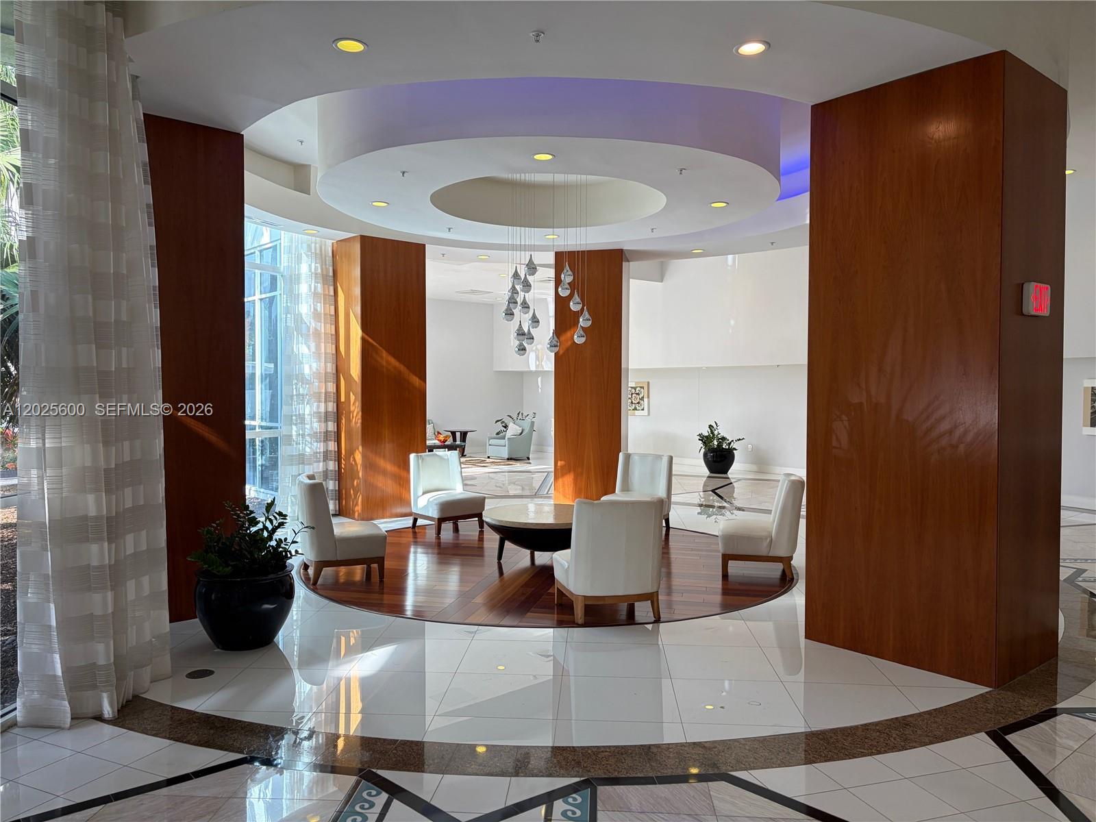 6301 Collins Ave #1207 Miami Beach, FL 33141