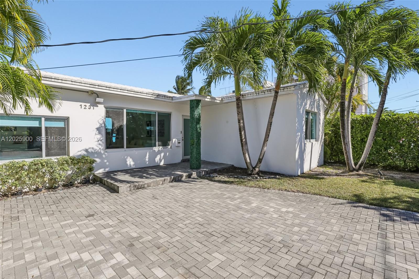1231 Stillwater Dr Miami Beach, FL 33141