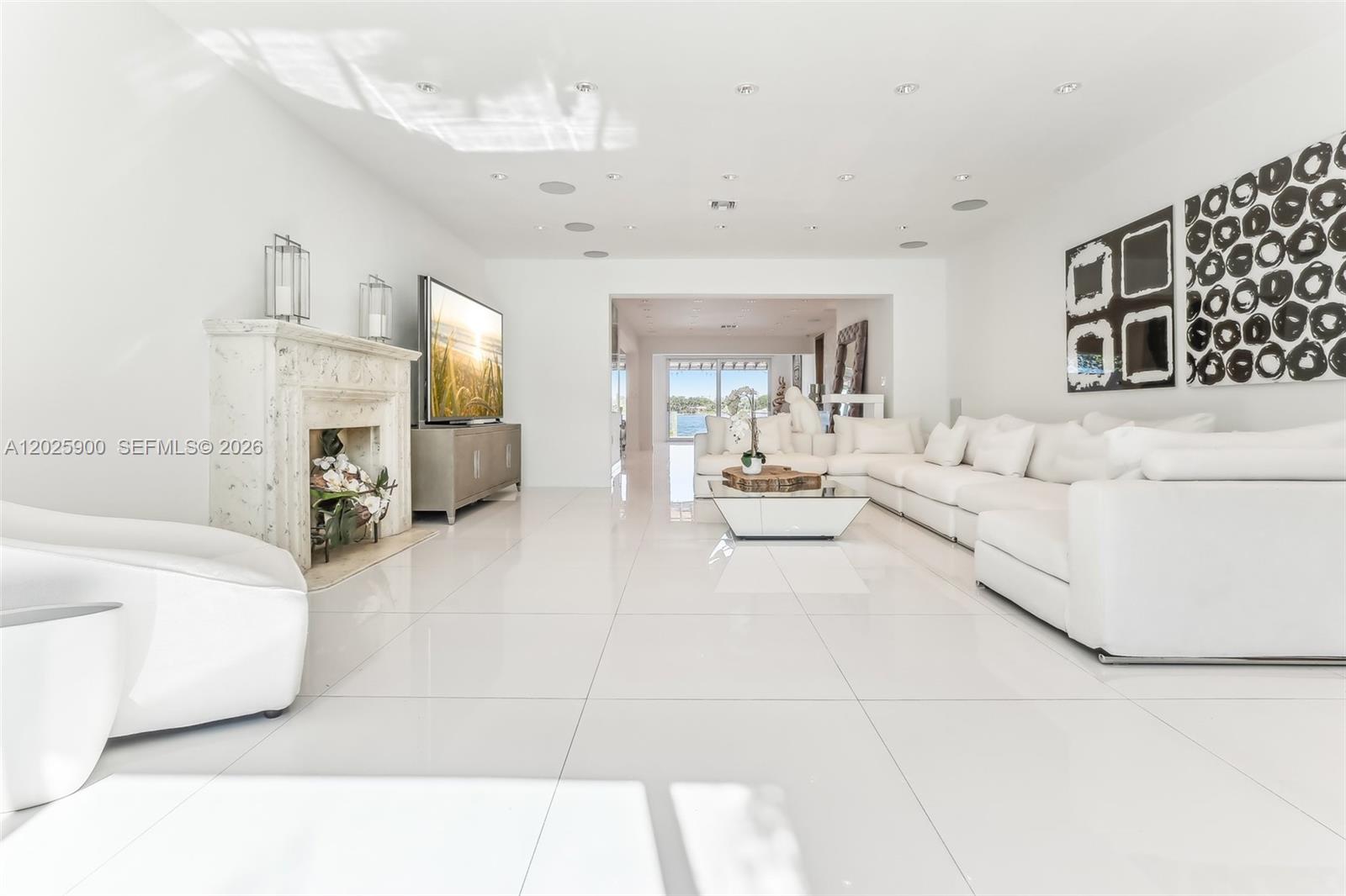 1231 Stillwater Dr Miami Beach, FL 33141