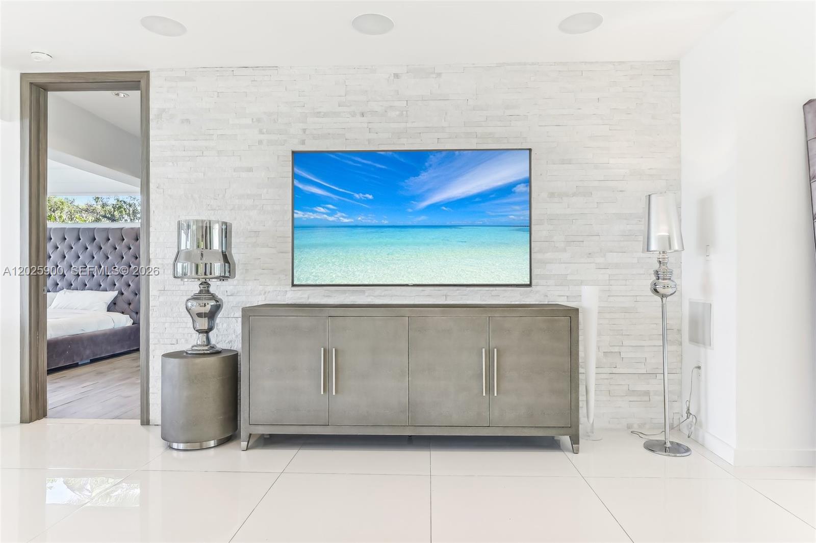 1231 Stillwater Dr Miami Beach, FL 33141