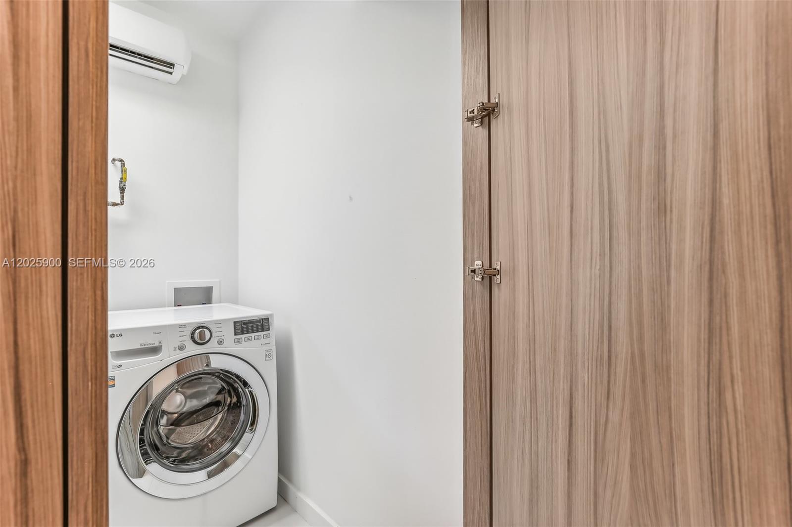 1231 Stillwater Dr Miami Beach, FL 33141