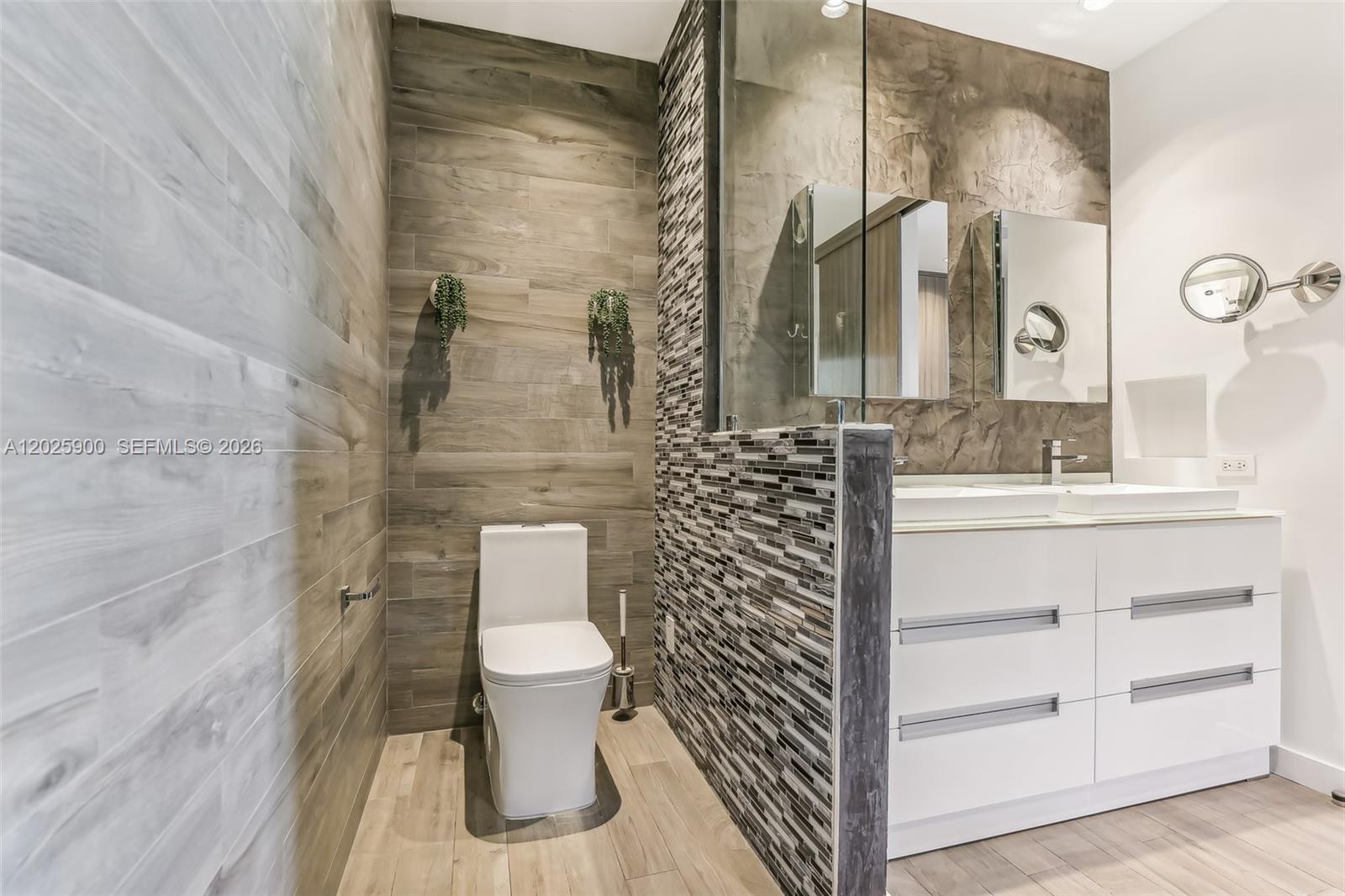 1231 Stillwater Dr Miami Beach, FL 33141