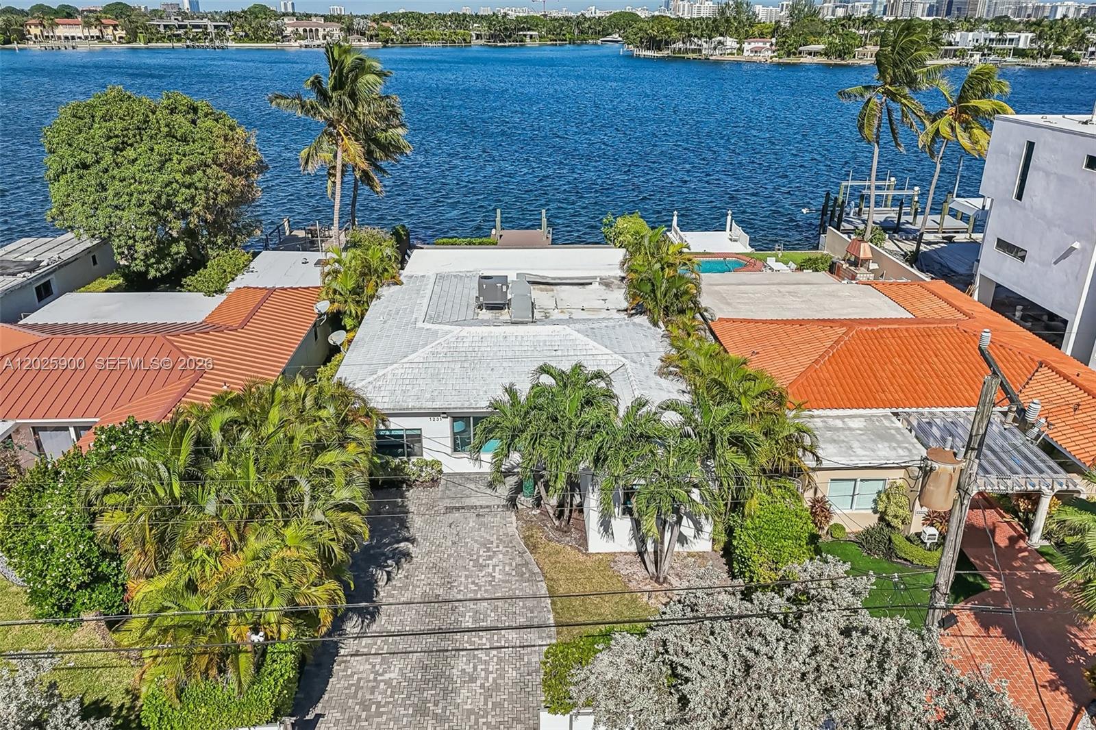 1231 Stillwater Dr Miami Beach, FL 33141