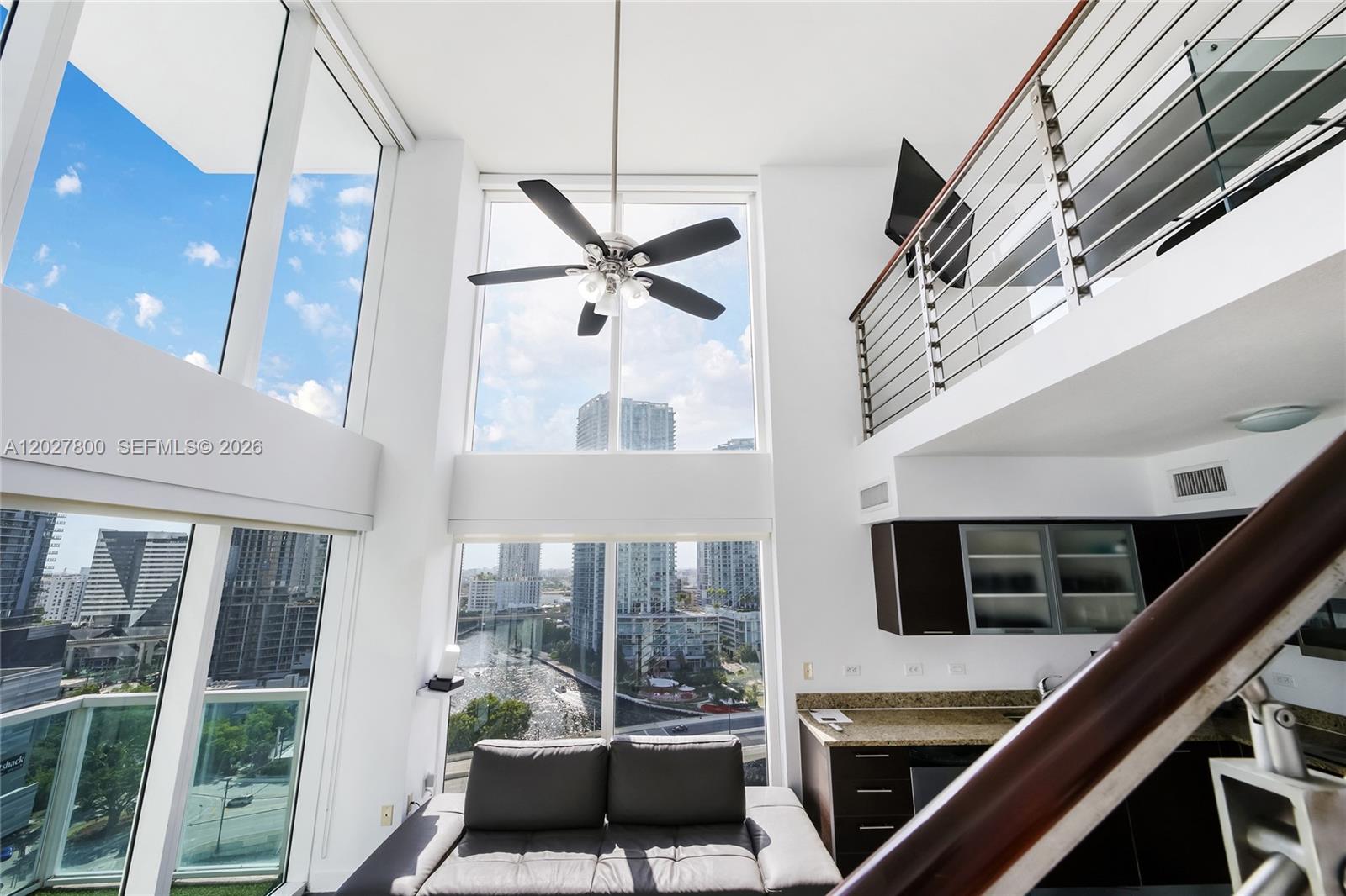 41 SE 5th St #1116 Miami, FL 33131