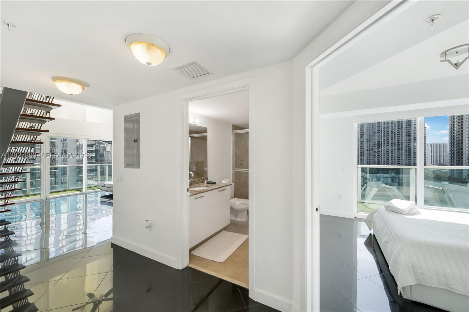 41 SE 5th St #1116 Miami, FL 33131