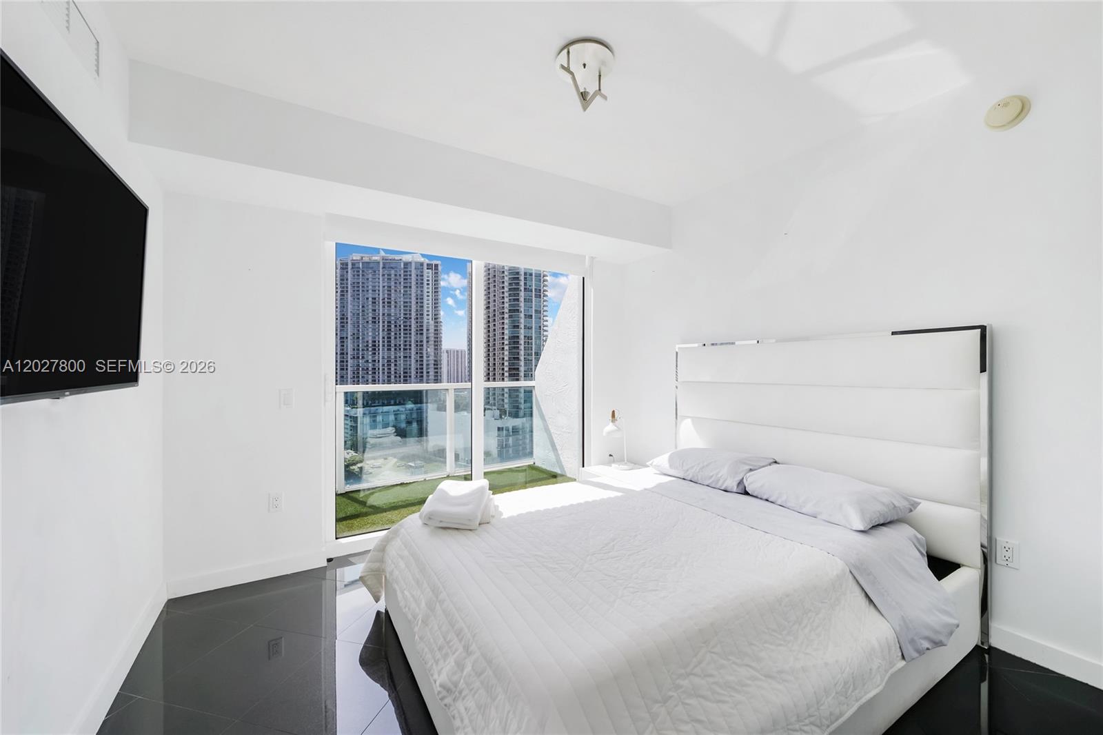 41 SE 5th St #1116 Miami, FL 33131