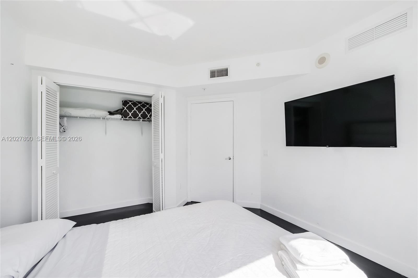 41 SE 5th St #1116 Miami, FL 33131