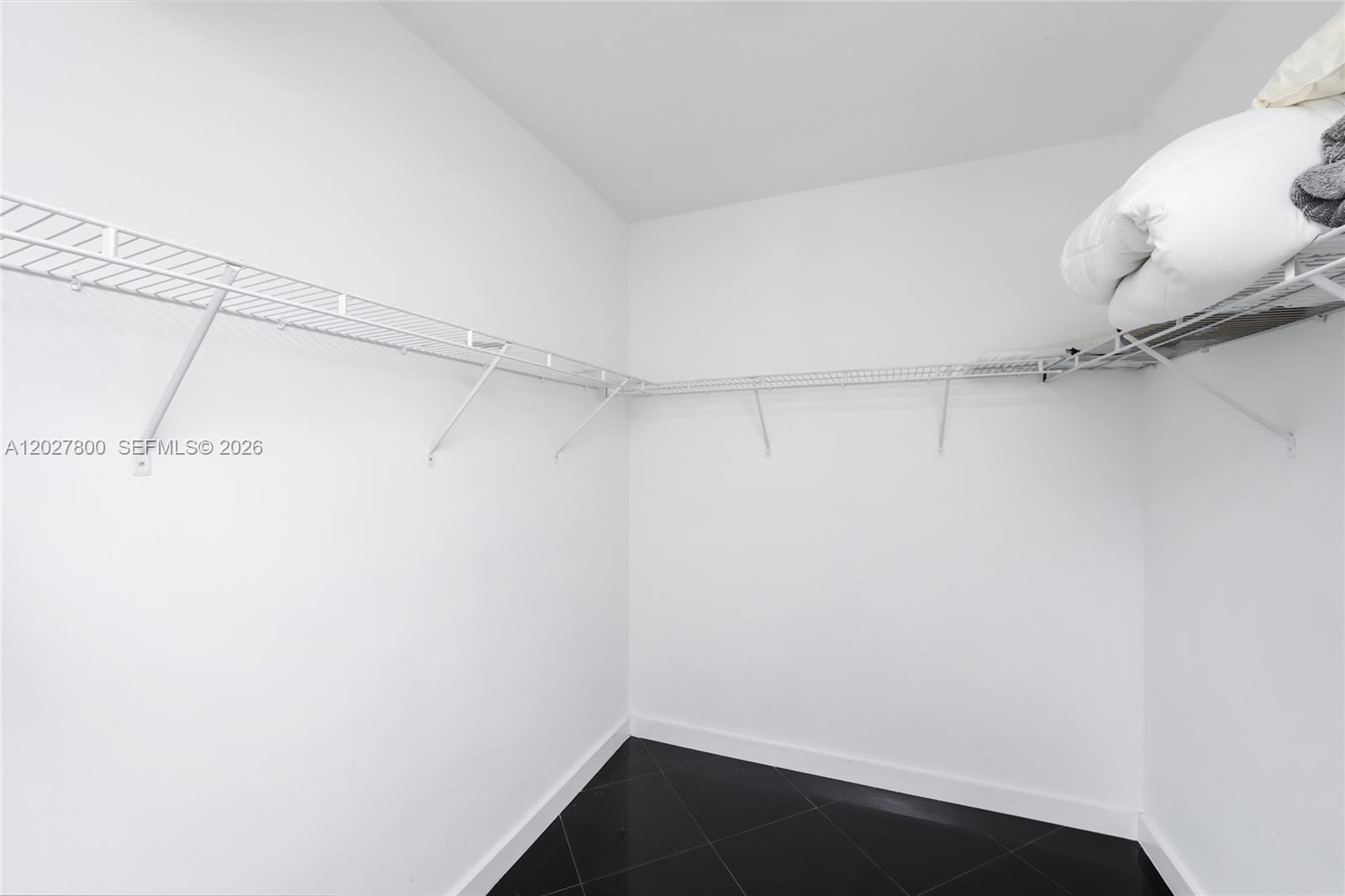41 SE 5th St #1116 Miami, FL 33131