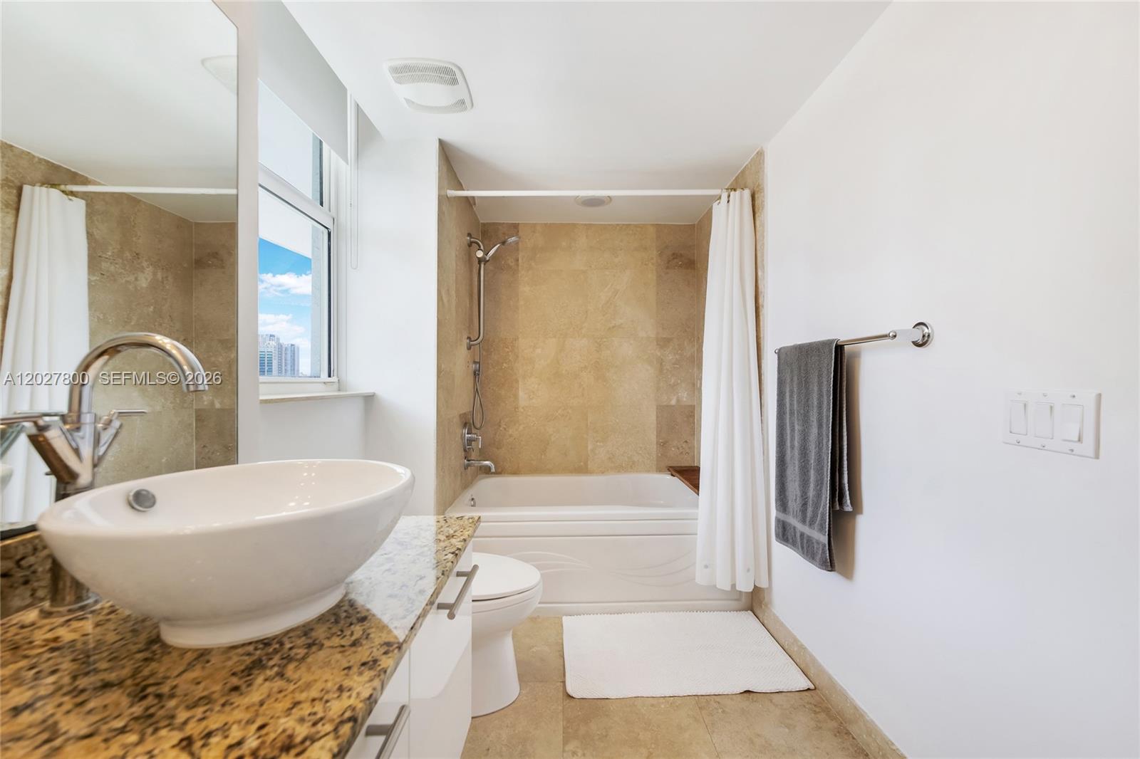 41 SE 5th St #1116 Miami, FL 33131