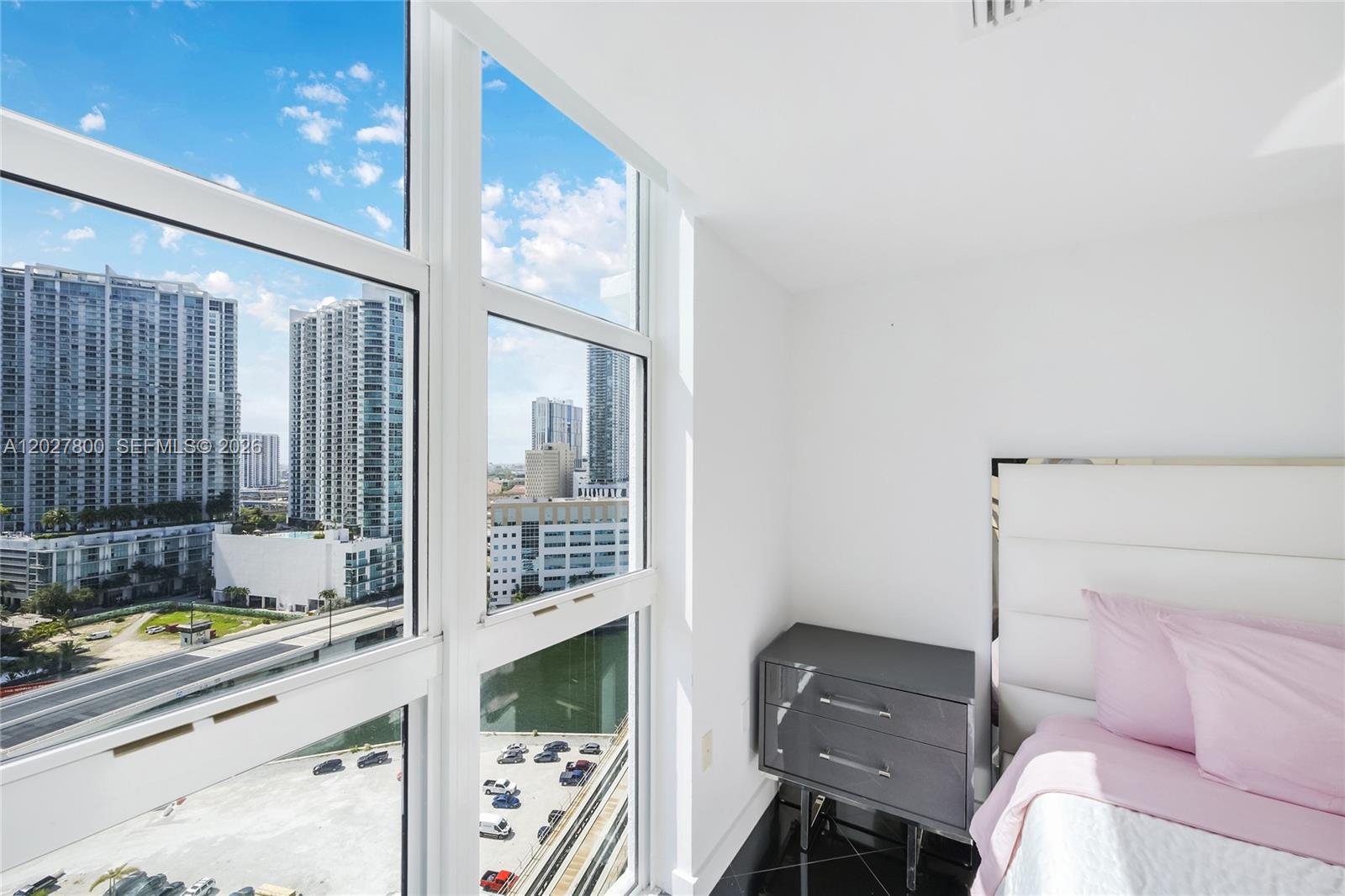 41 SE 5th St #1116 Miami, FL 33131