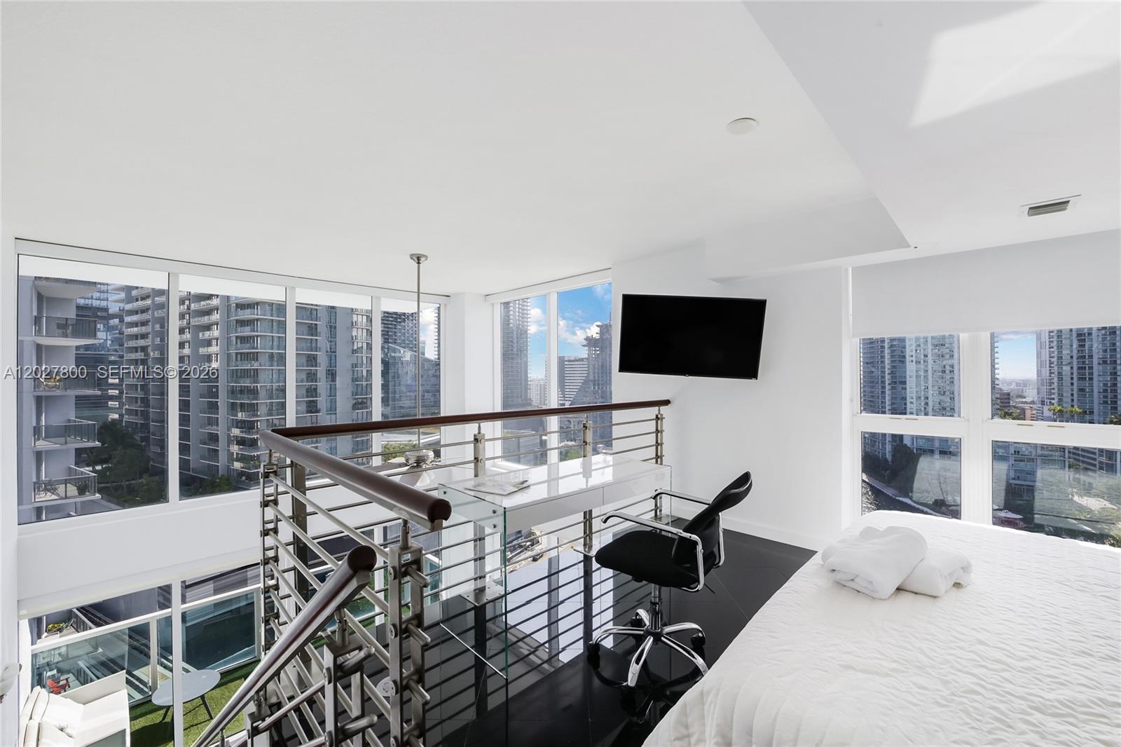 41 SE 5th St #1116 Miami, FL 33131