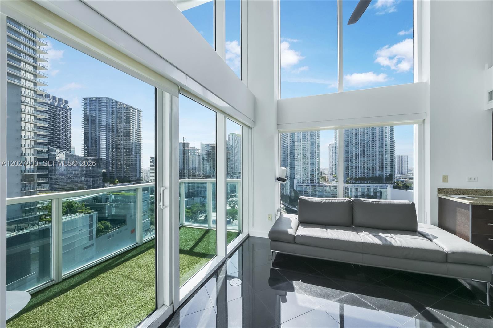 41 SE 5th St #1116 Miami, FL 33131
