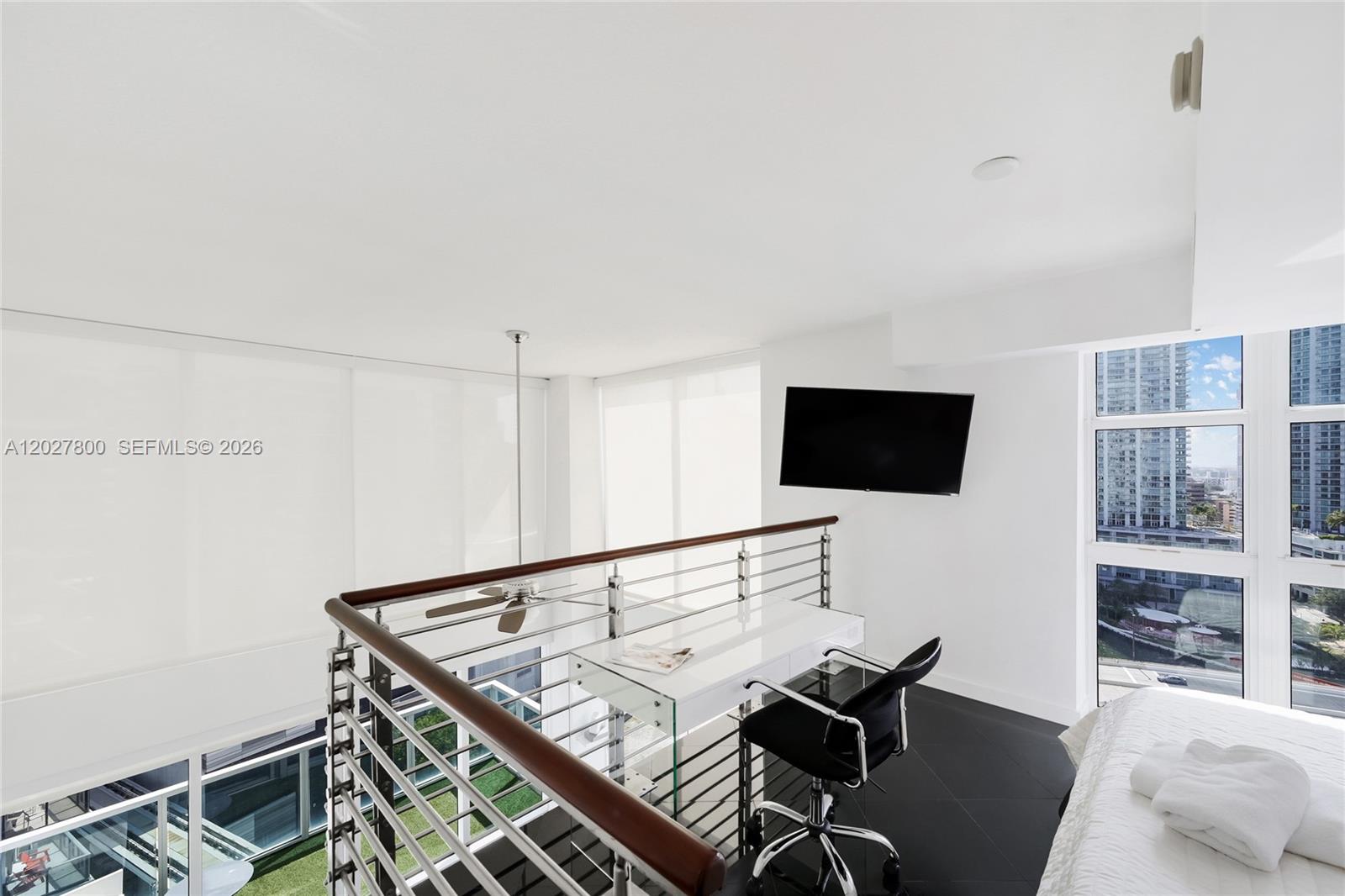 41 SE 5th St #1116 Miami, FL 33131