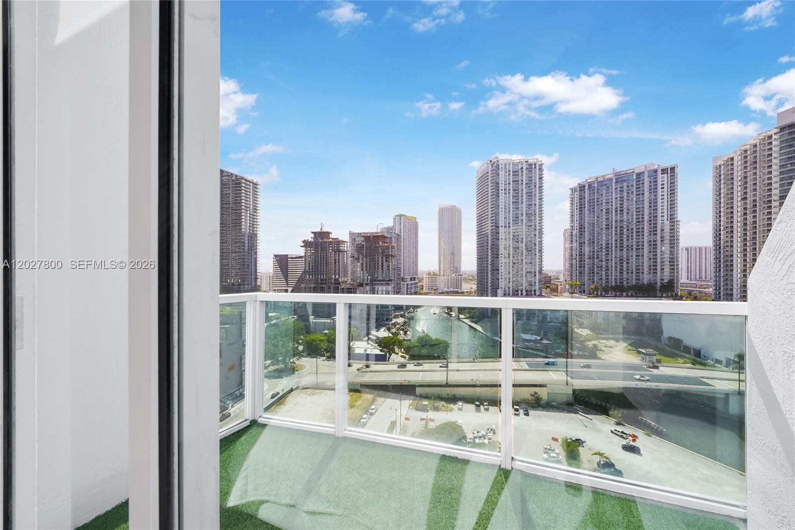 41 SE 5th St #1116 Miami, FL 33131