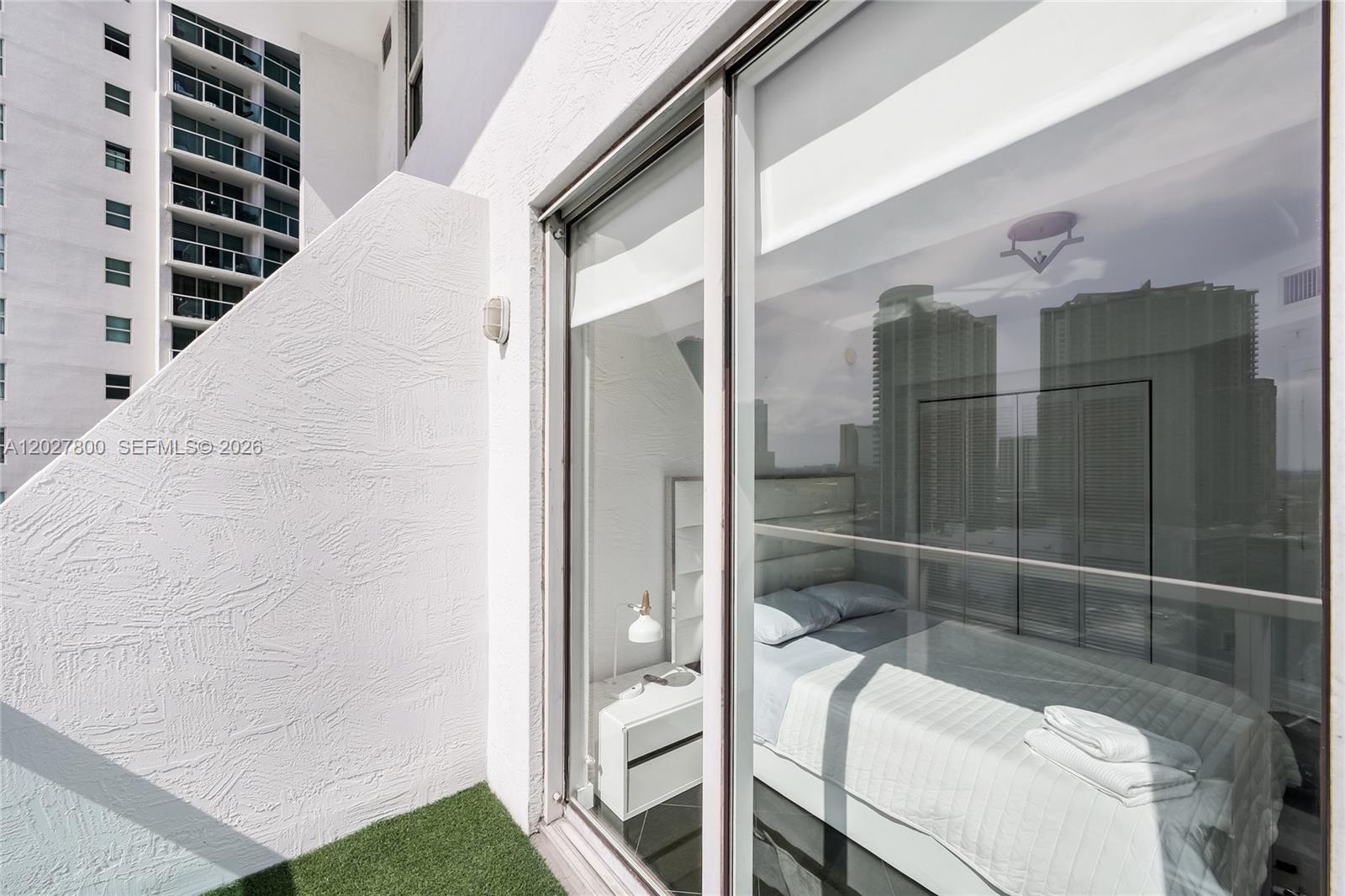 41 SE 5th St #1116 Miami, FL 33131