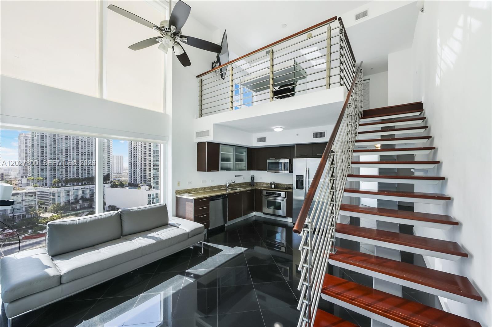 41 SE 5th St #1116 Miami, FL 33131