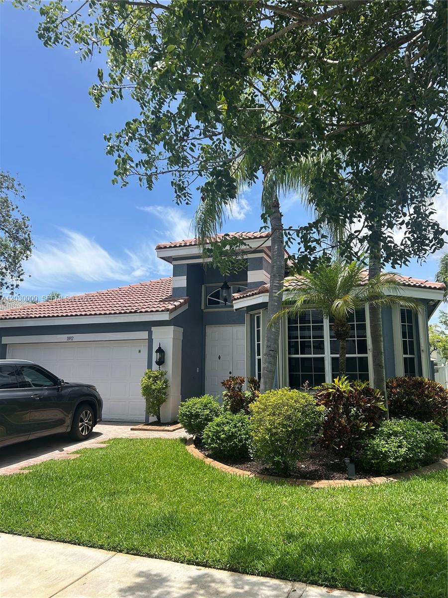 1892 SW 162nd